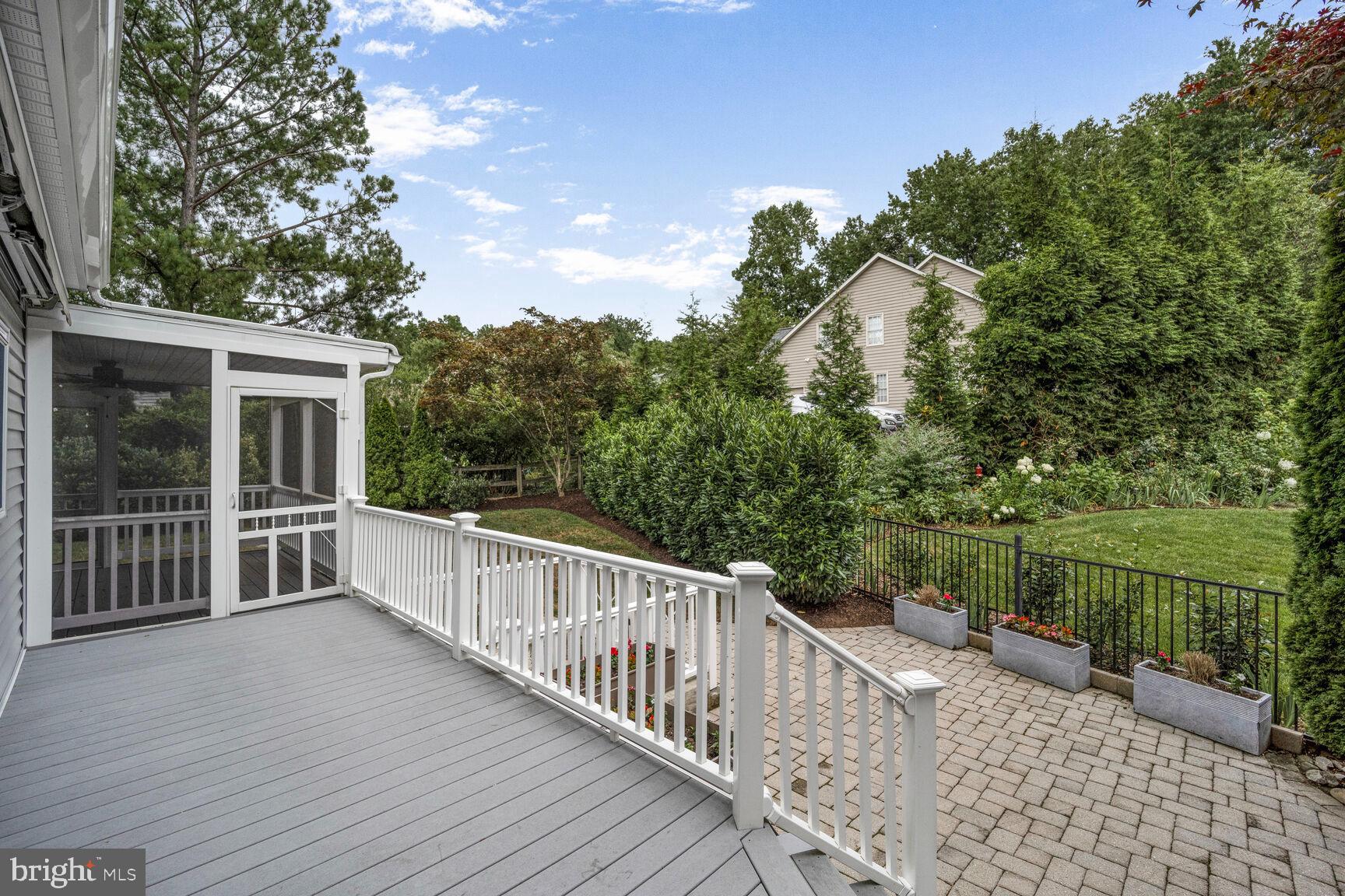 SOUTH RIVER COLONY - Residential