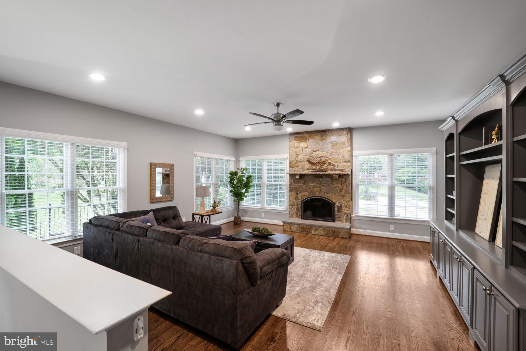 SOUTH RIVER COLONY - Residential