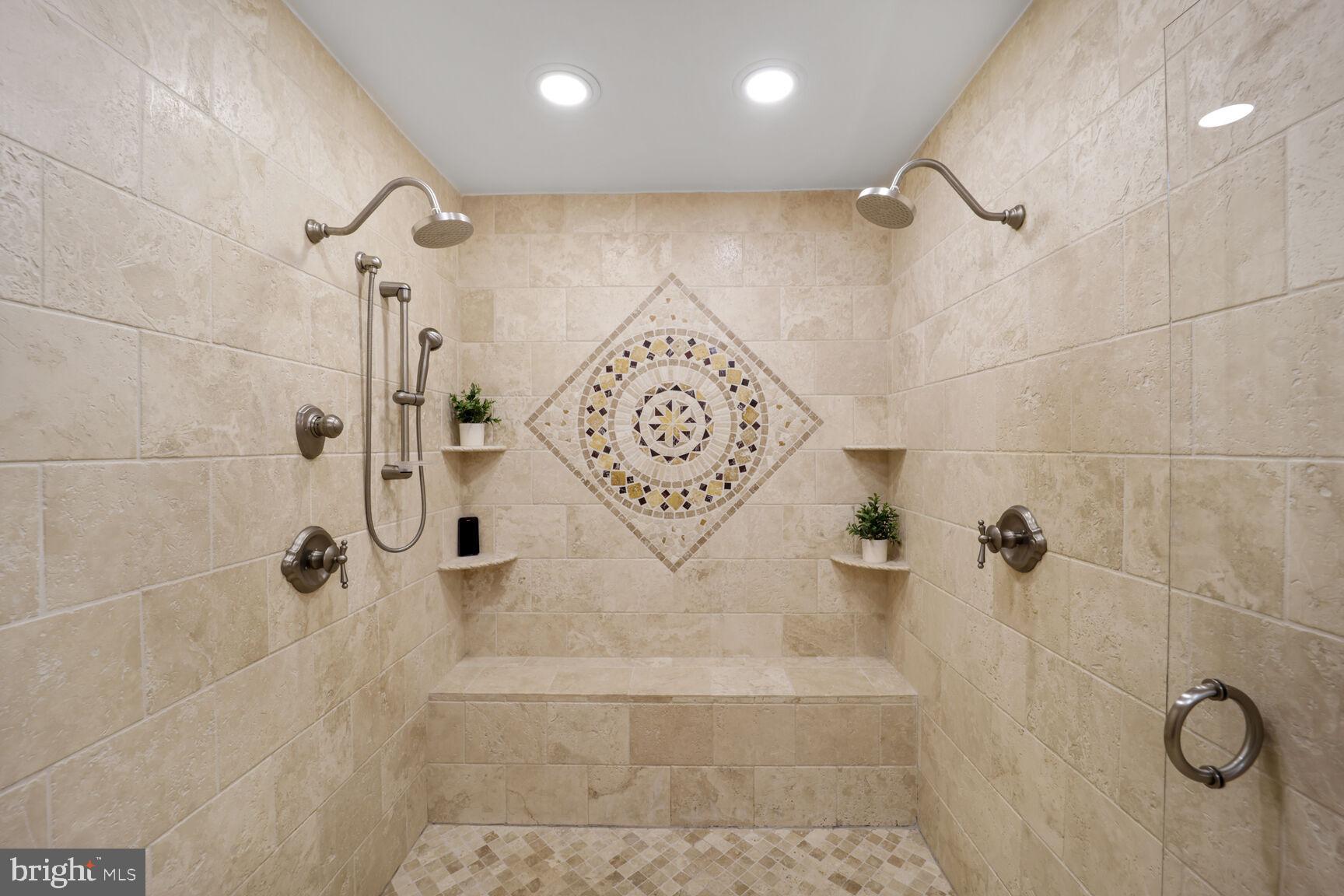 SOUTH RIVER COLONY - Residential