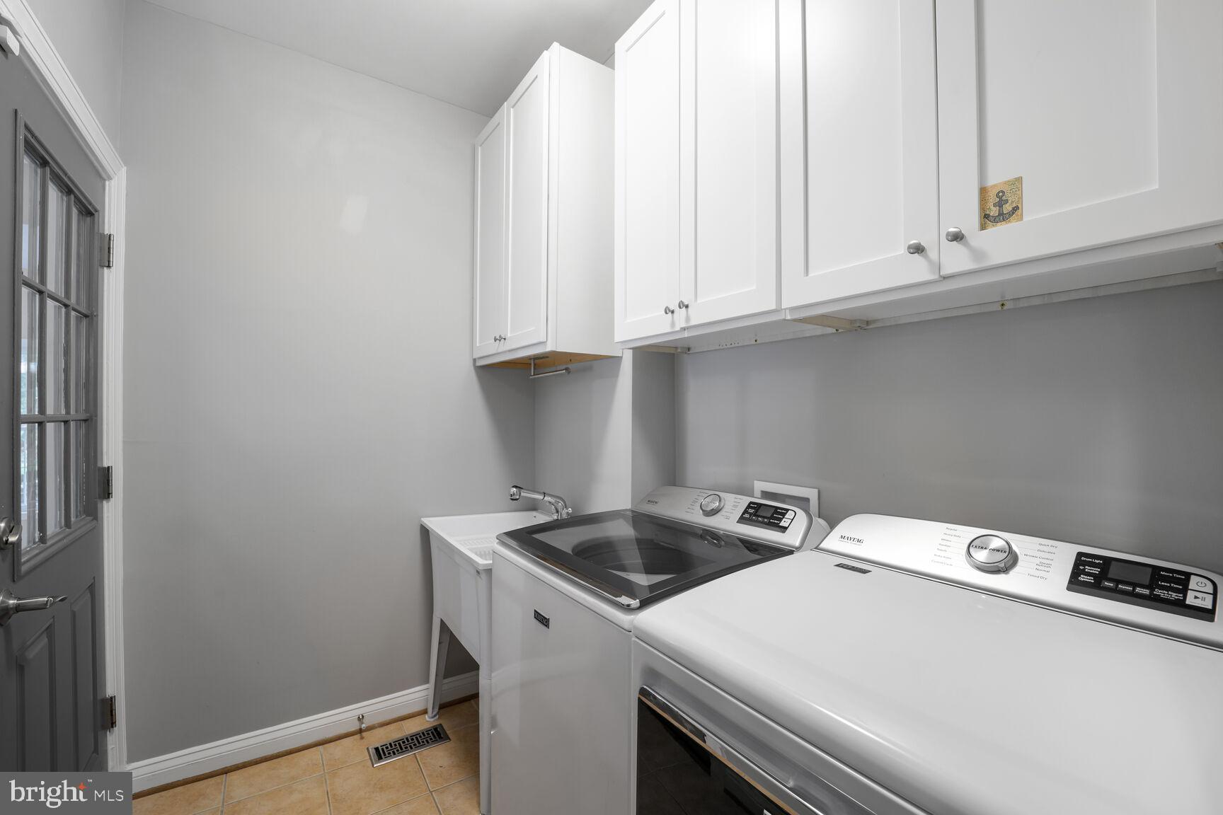 SOUTH RIVER COLONY - Residential