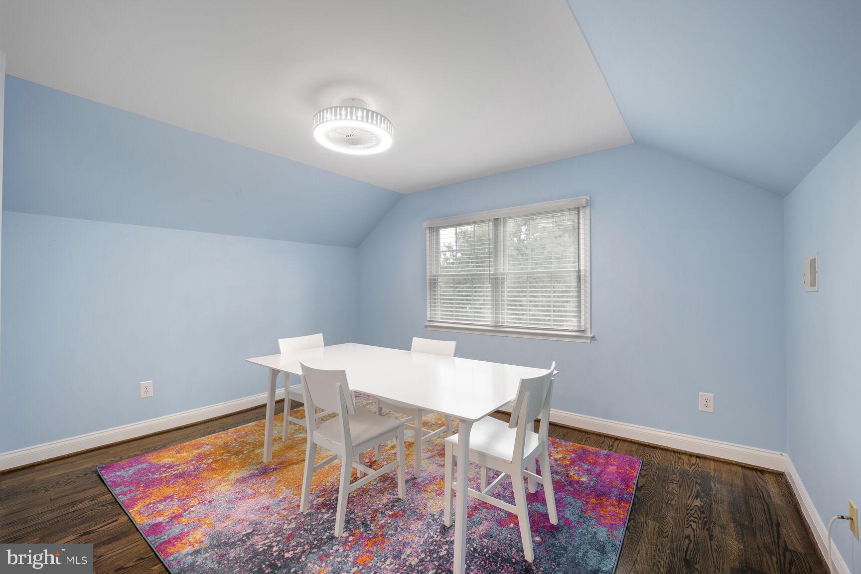 SOUTH RIVER COLONY - Residential