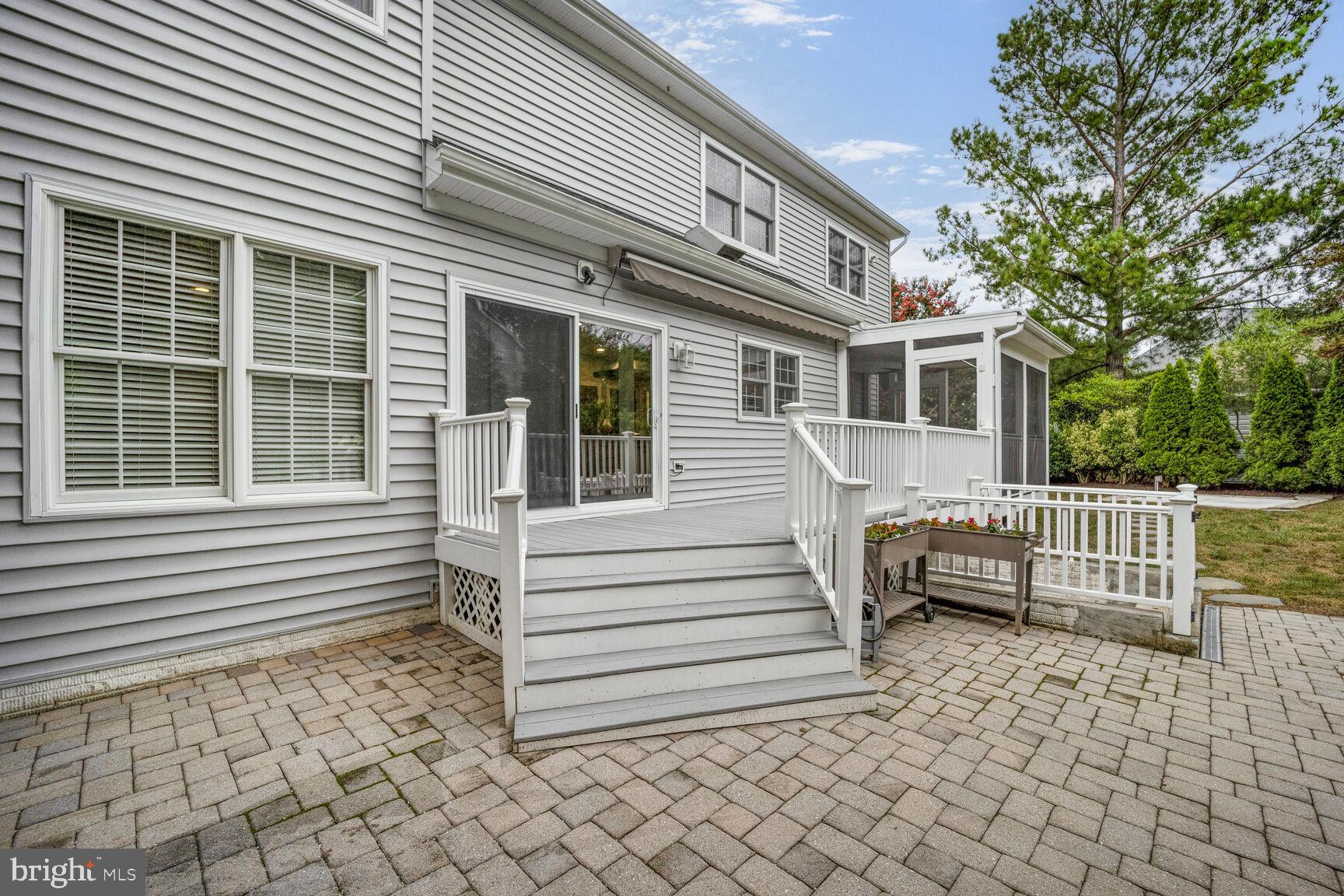 SOUTH RIVER COLONY - Residential