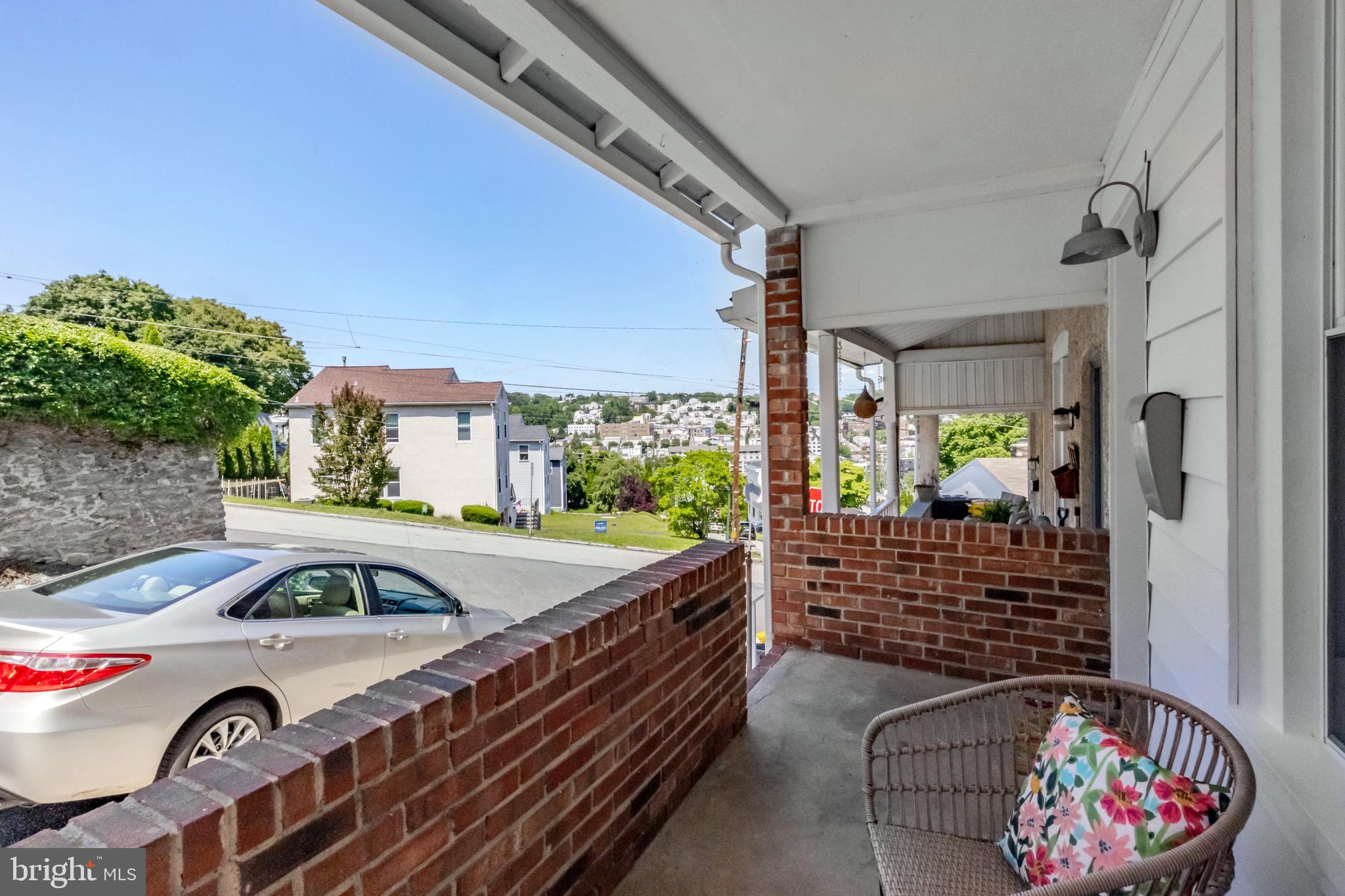 106 ROCKLAND AVENUE