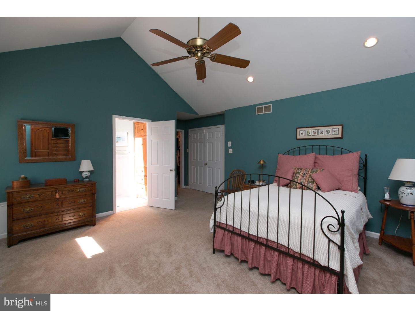 STOTESBURY TWHSE - Residential