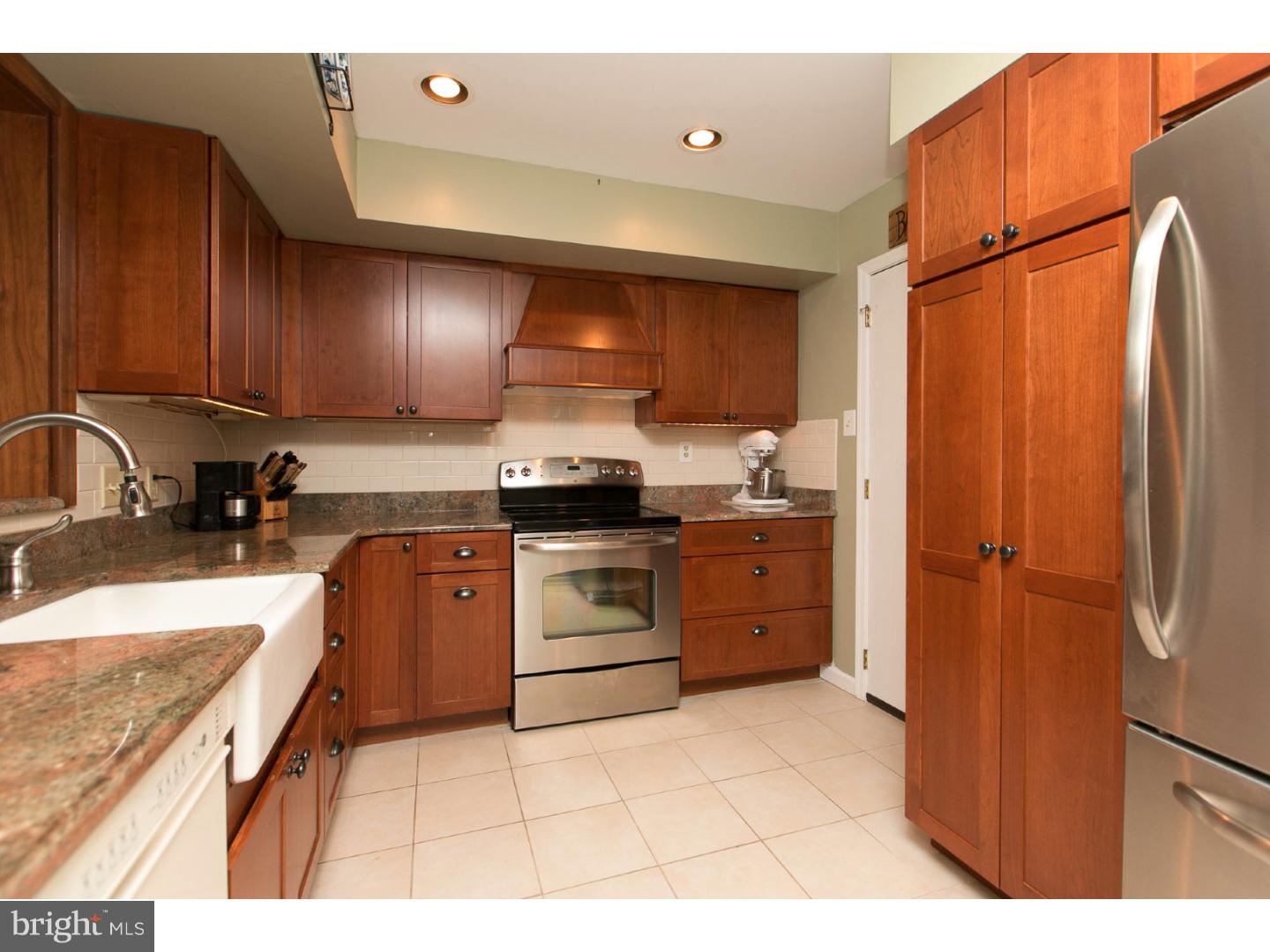 STOTESBURY TWHSE - Residential