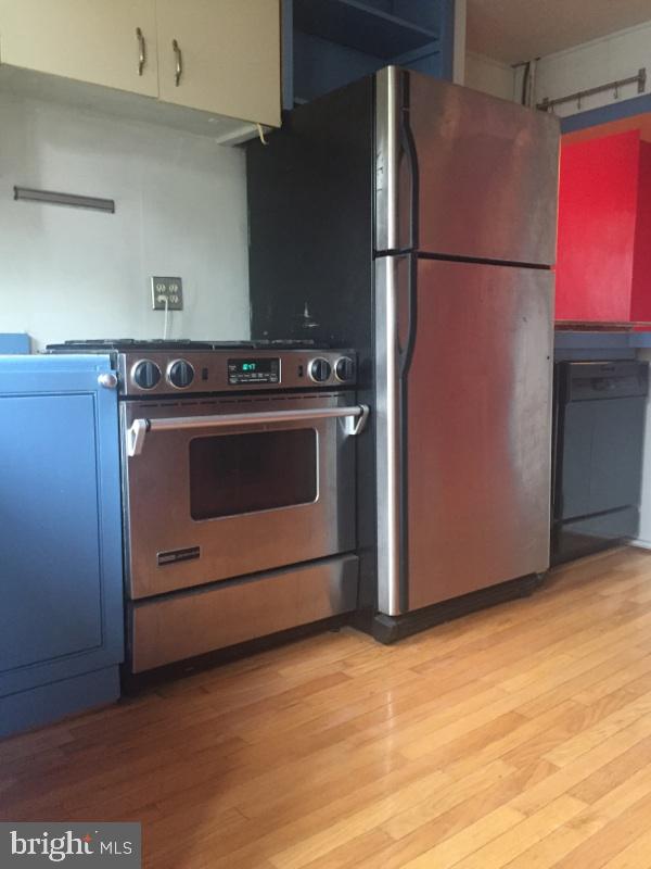 CHARLES VILLAGE - Residential Lease