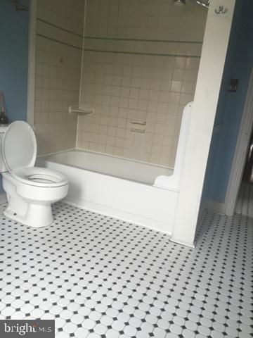 CHARLES VILLAGE - Residential Lease