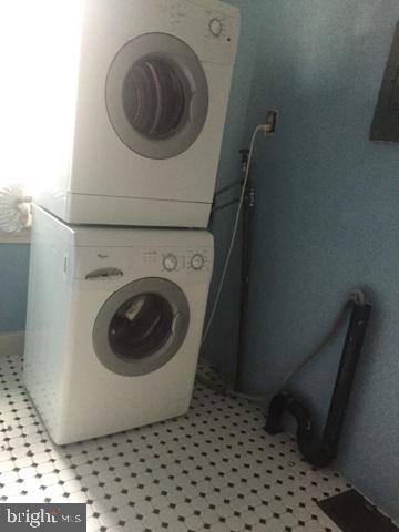 CHARLES VILLAGE - Residential Lease