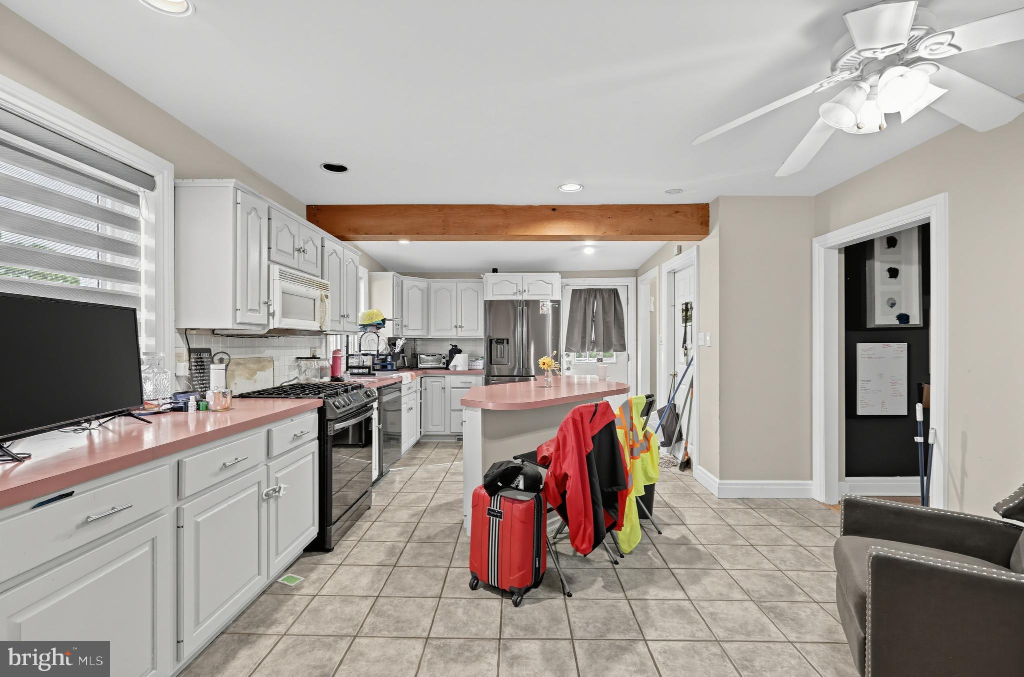 30 W MORELAND AVENUE