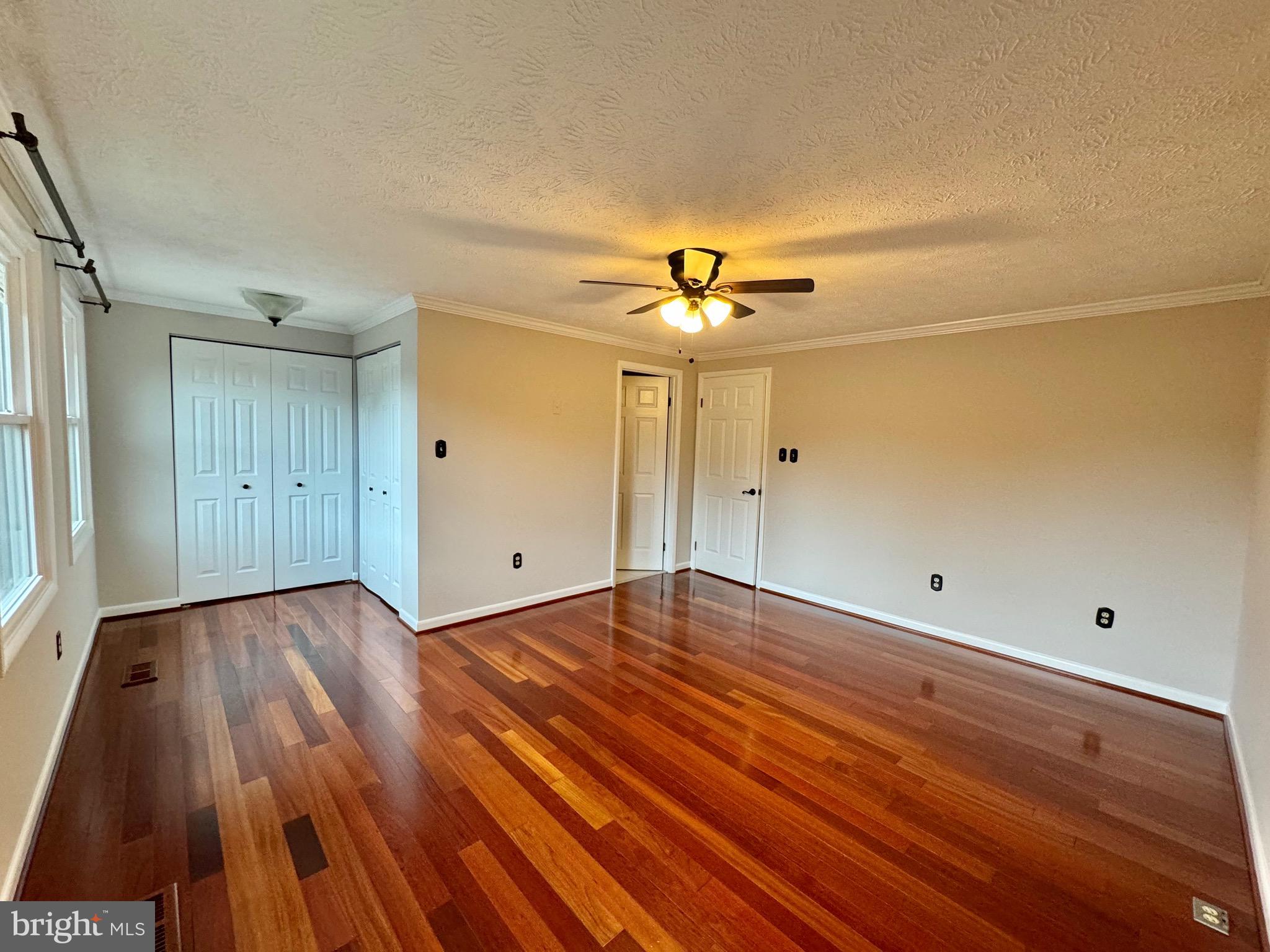 GUNNERS LAKE VILLAGE - Residential