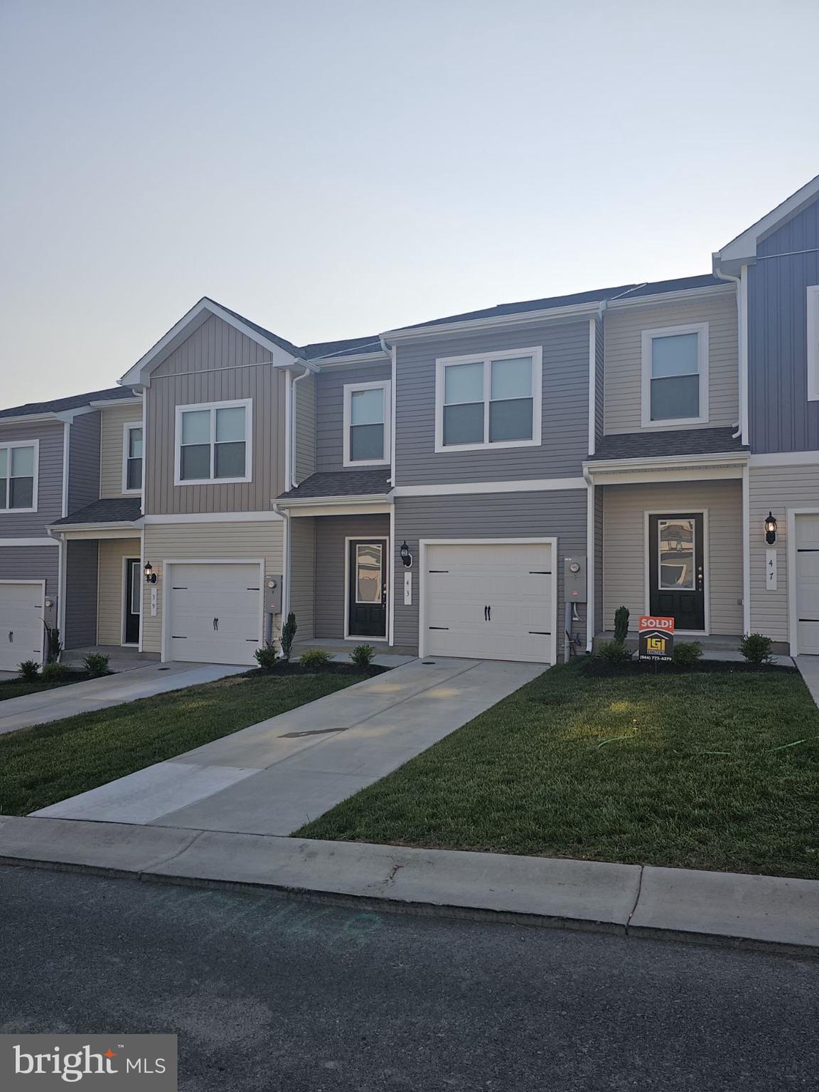 HOMEPLACE AT RIVERSIDE - Residential Lease