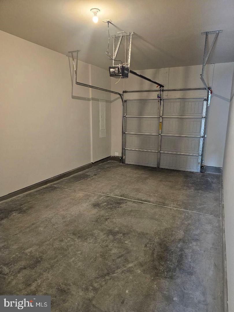 HOMEPLACE AT RIVERSIDE - Residential Lease