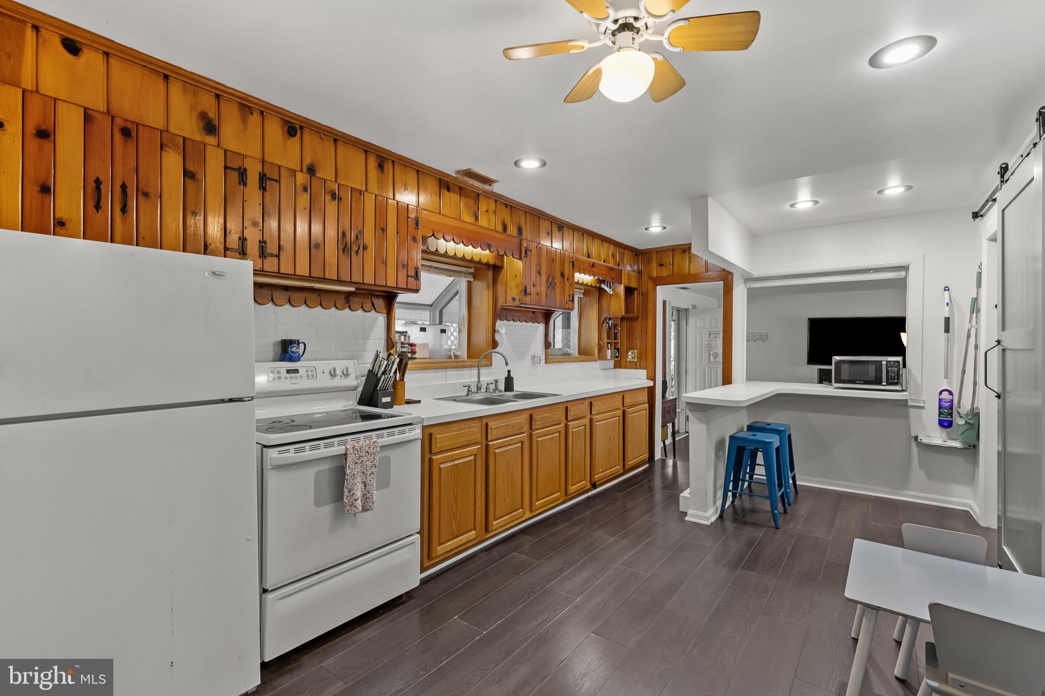 LYNCH POINT - Residential