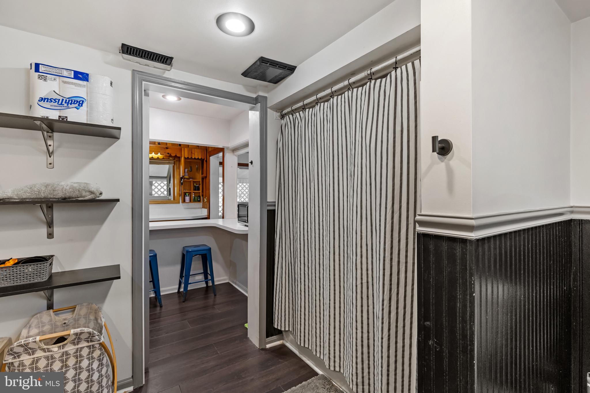 LYNCH POINT - Residential