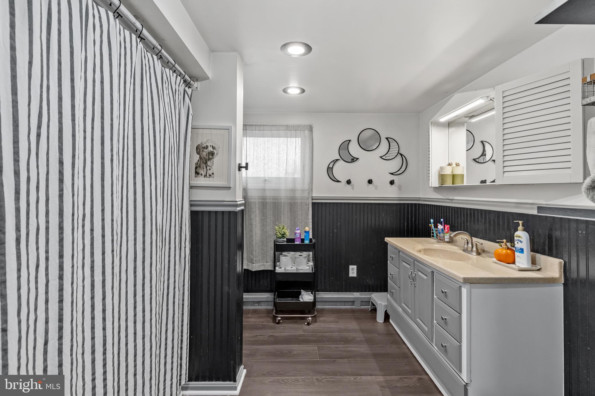 LYNCH POINT - Residential