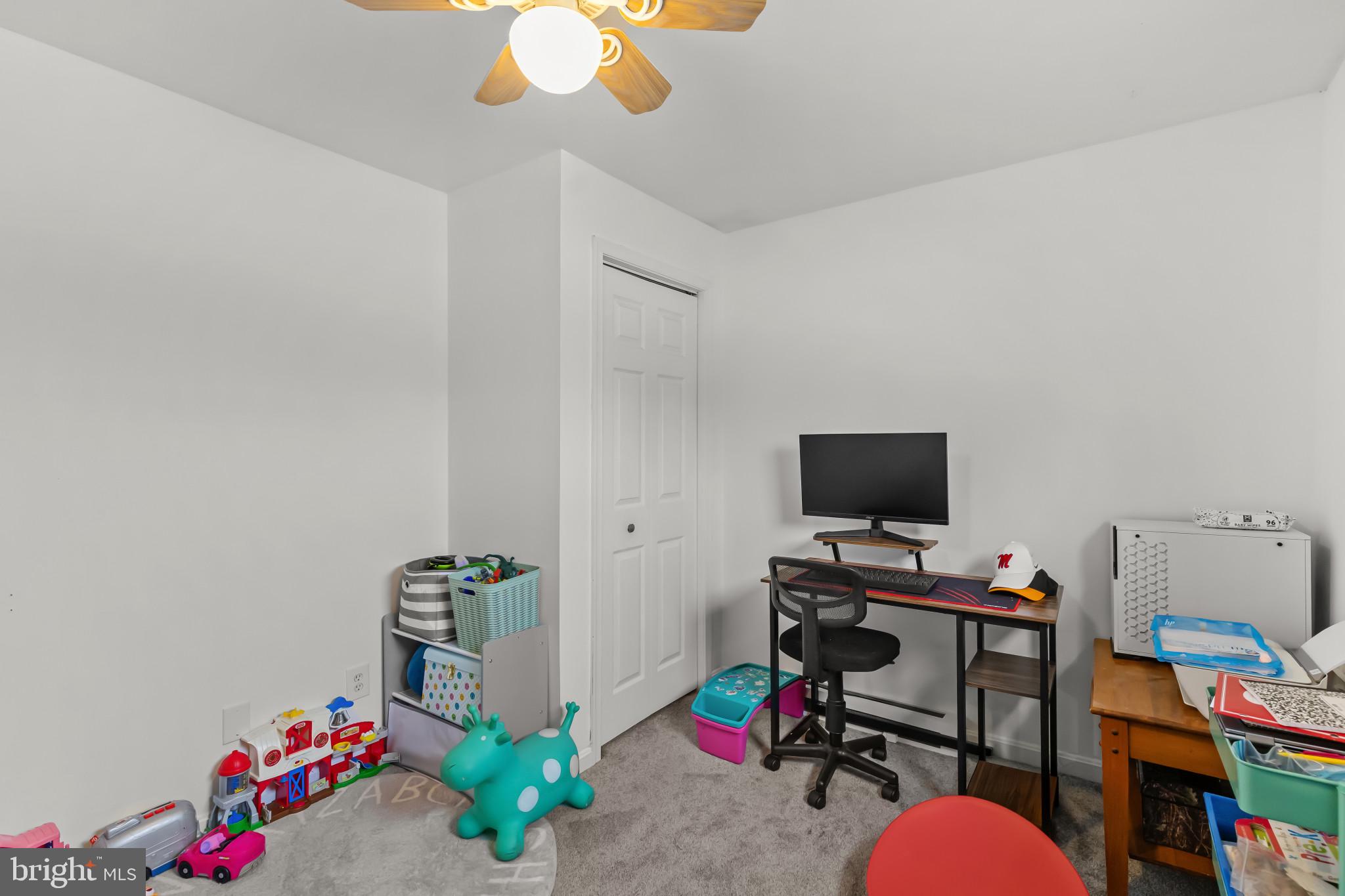 LYNCH POINT - Residential