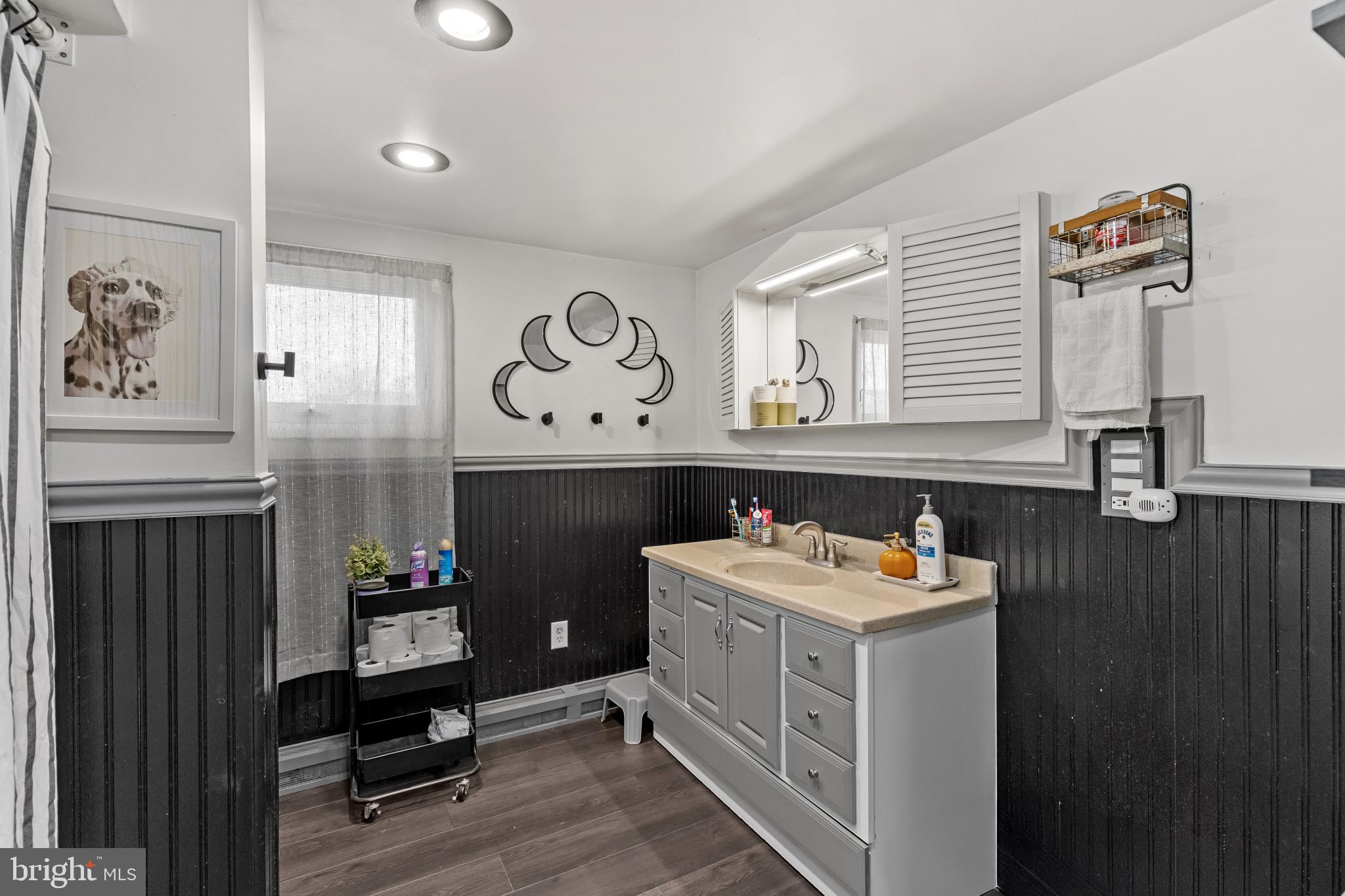 LYNCH POINT - Residential