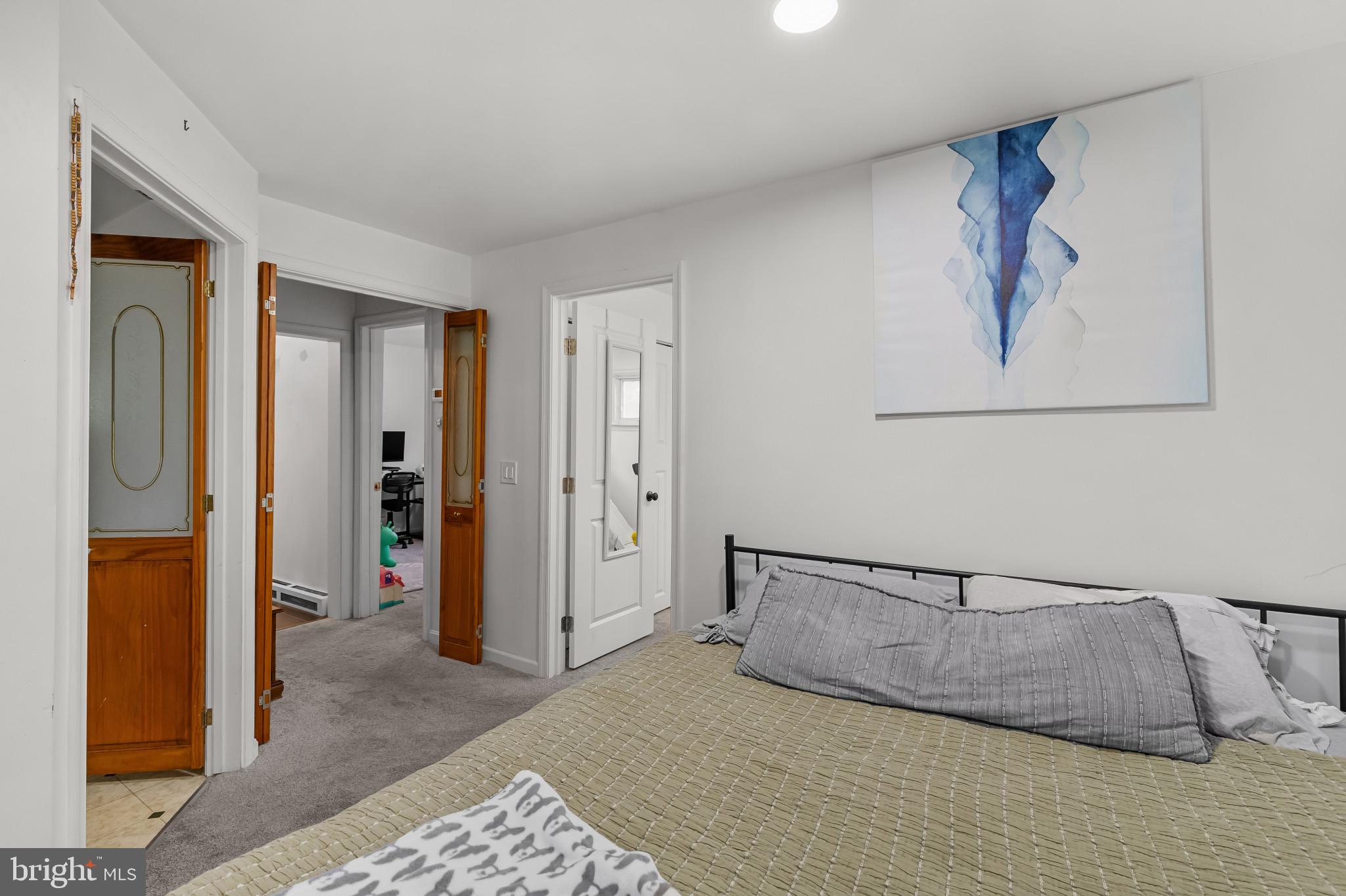 LYNCH POINT - Residential