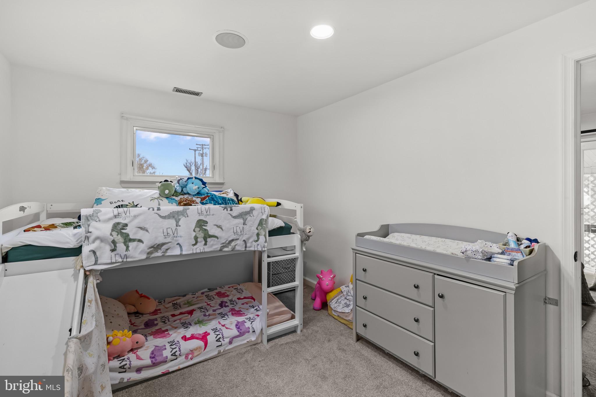 LYNCH POINT - Residential