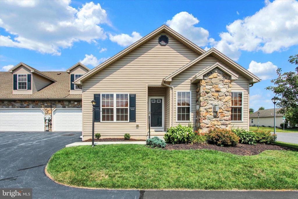 Photo of 31 Ivy Lane, GETTYSBURG, PA 17325 (MLS # PAAD2018620)