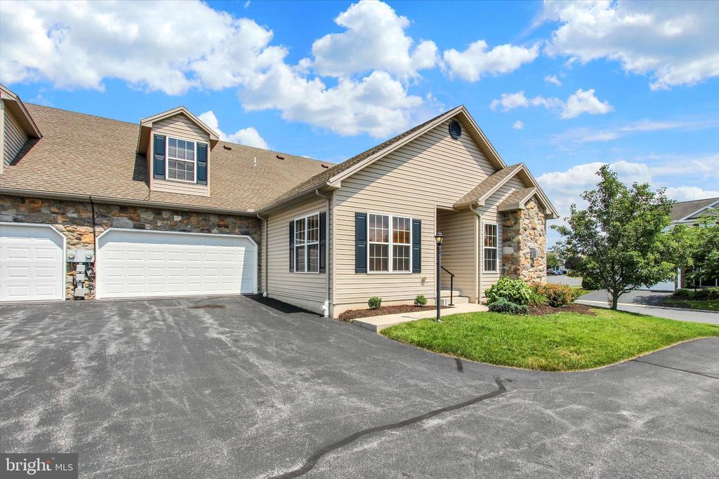 Photo of 31 Ivy Lane, GETTYSBURG, PA 17325 (MLS # PAAD2018620)