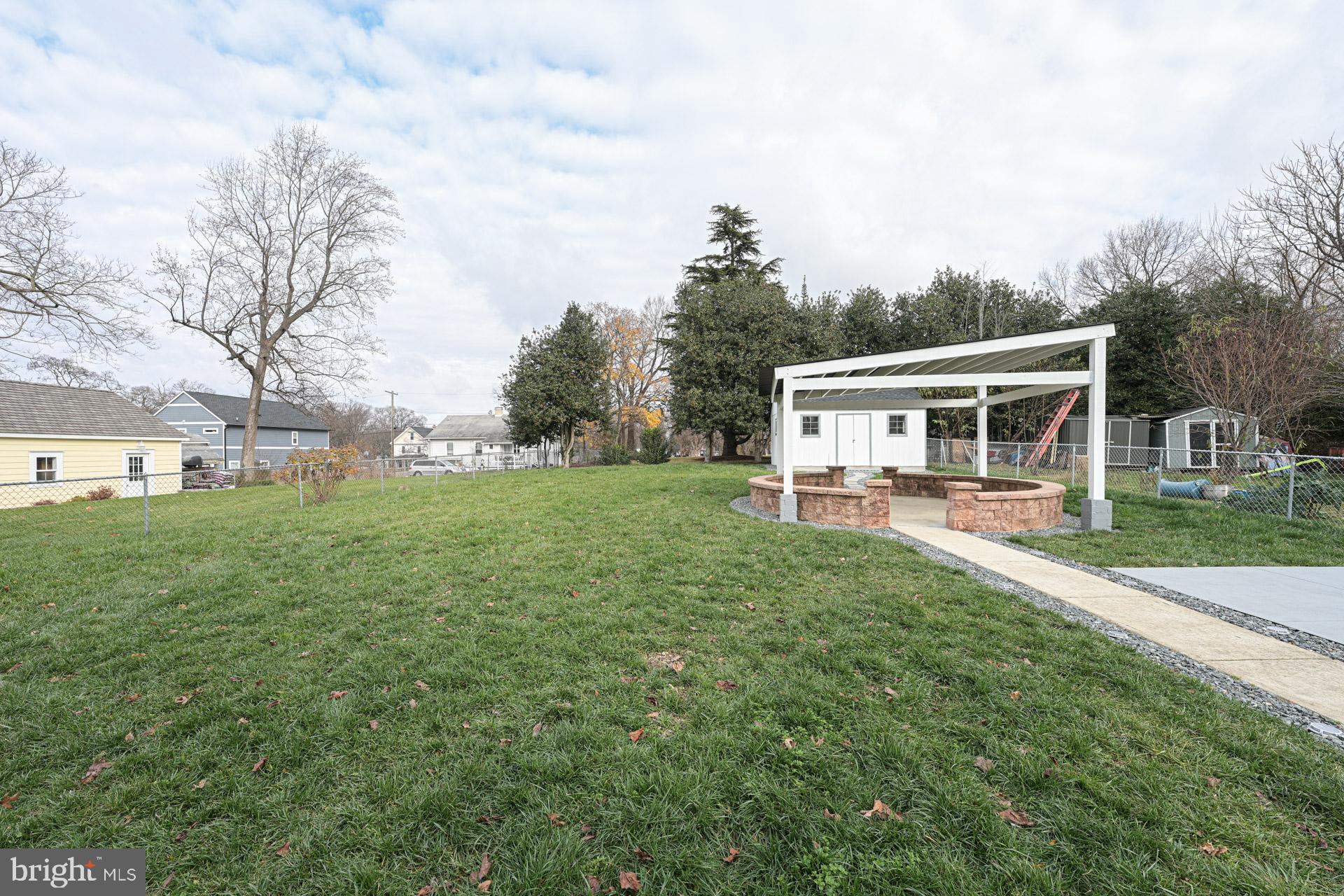 RIVERDALE - Residential