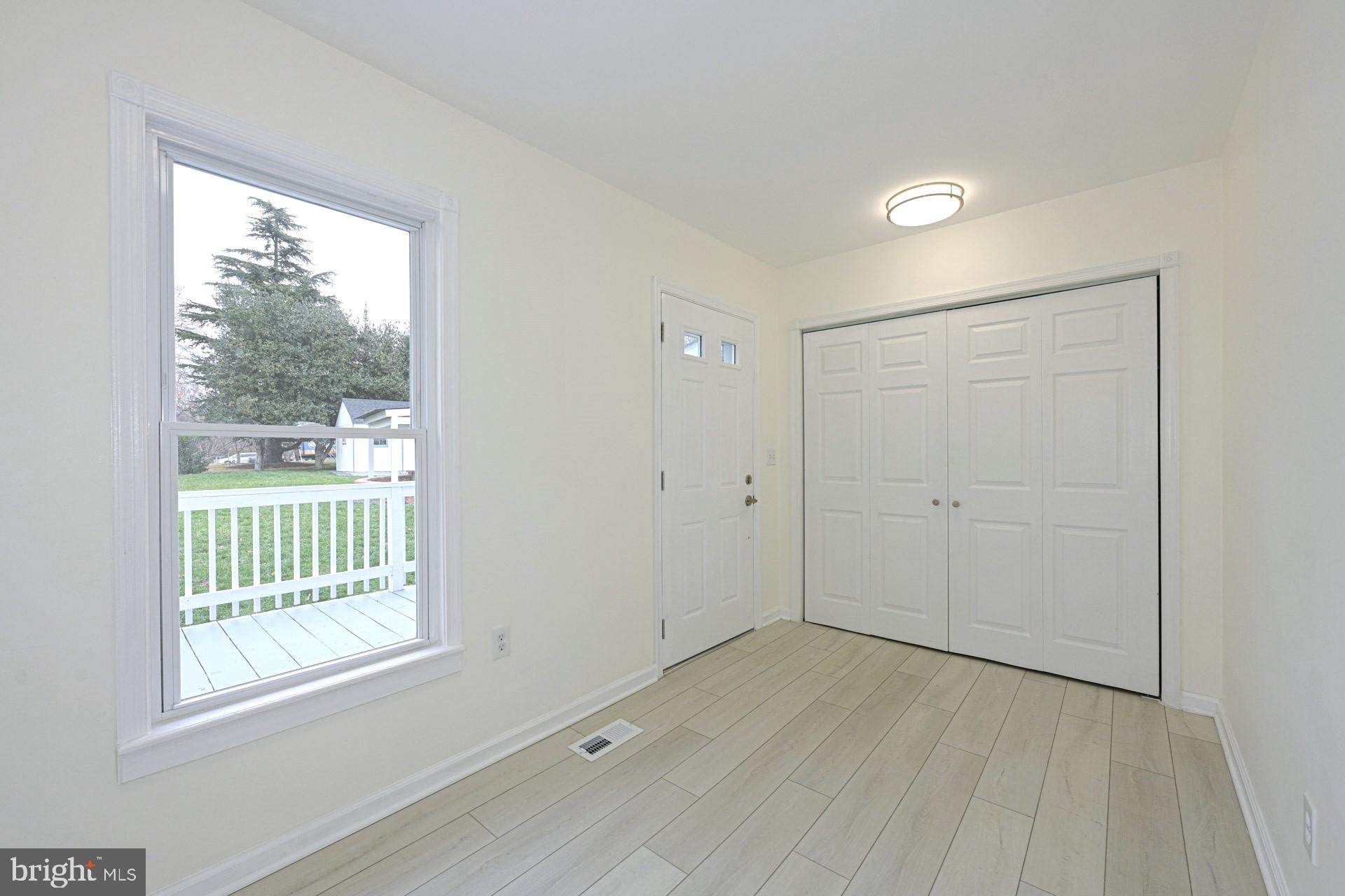 RIVERDALE - Residential