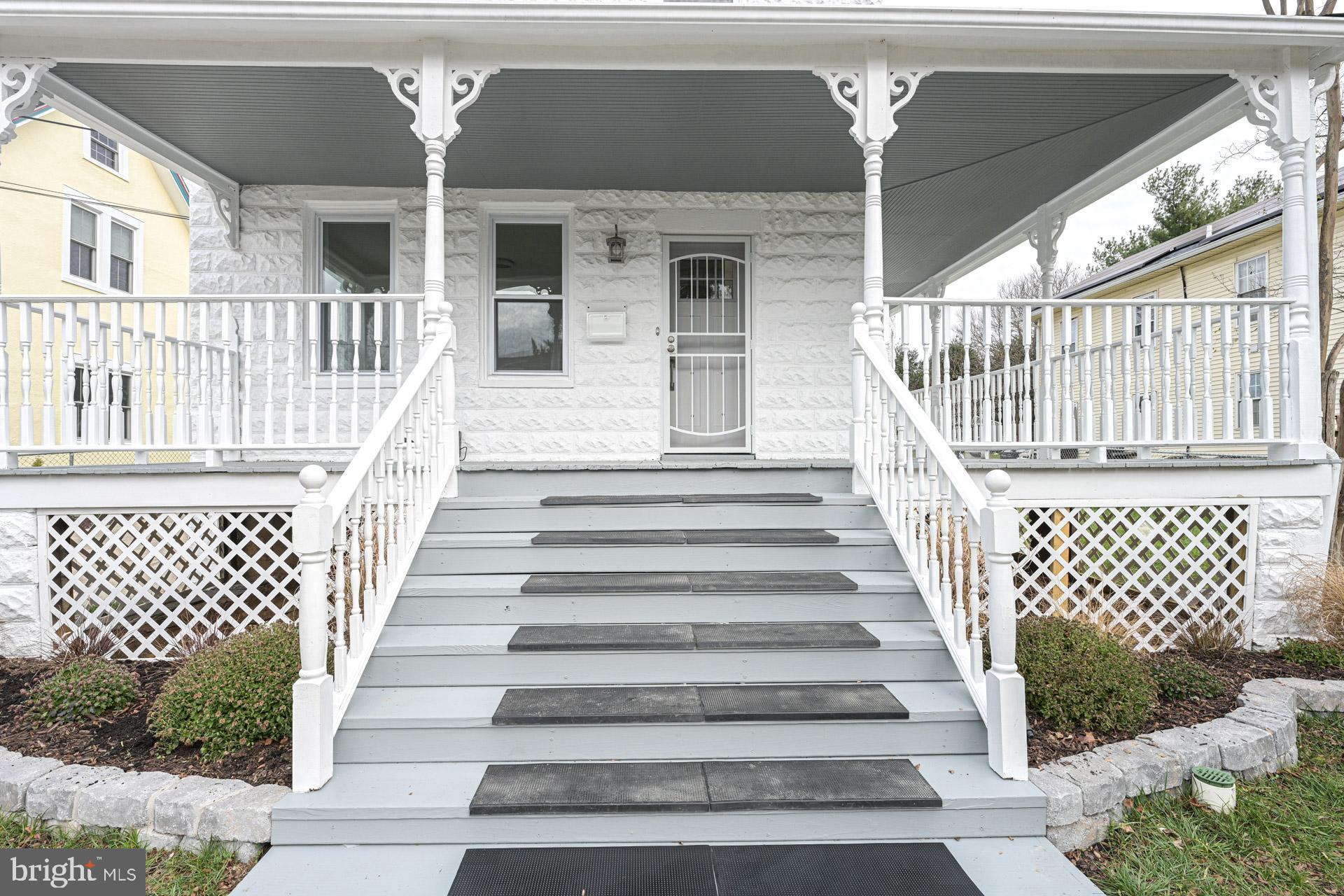 RIVERDALE - Residential