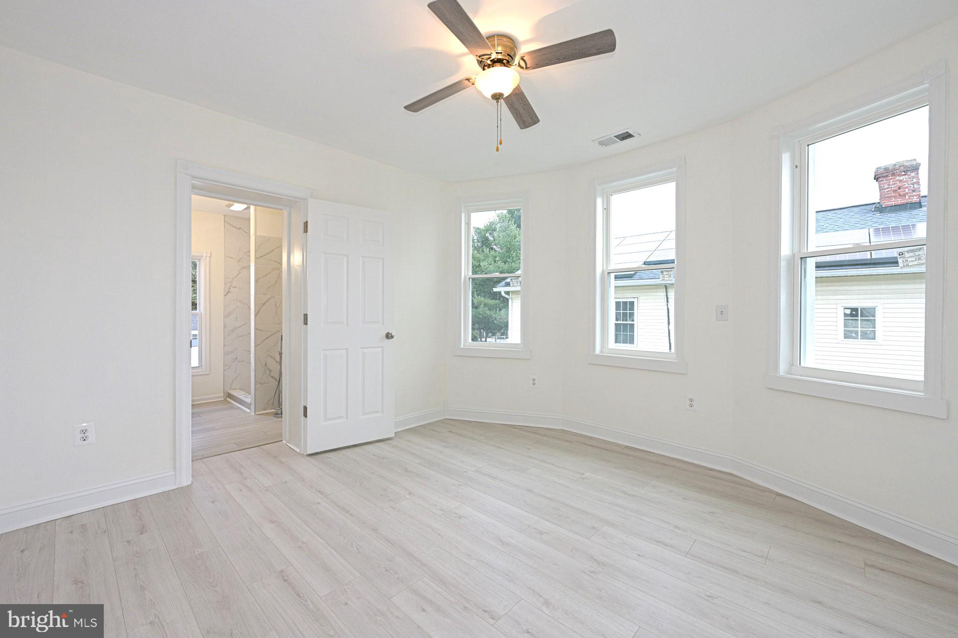 RIVERDALE - Residential