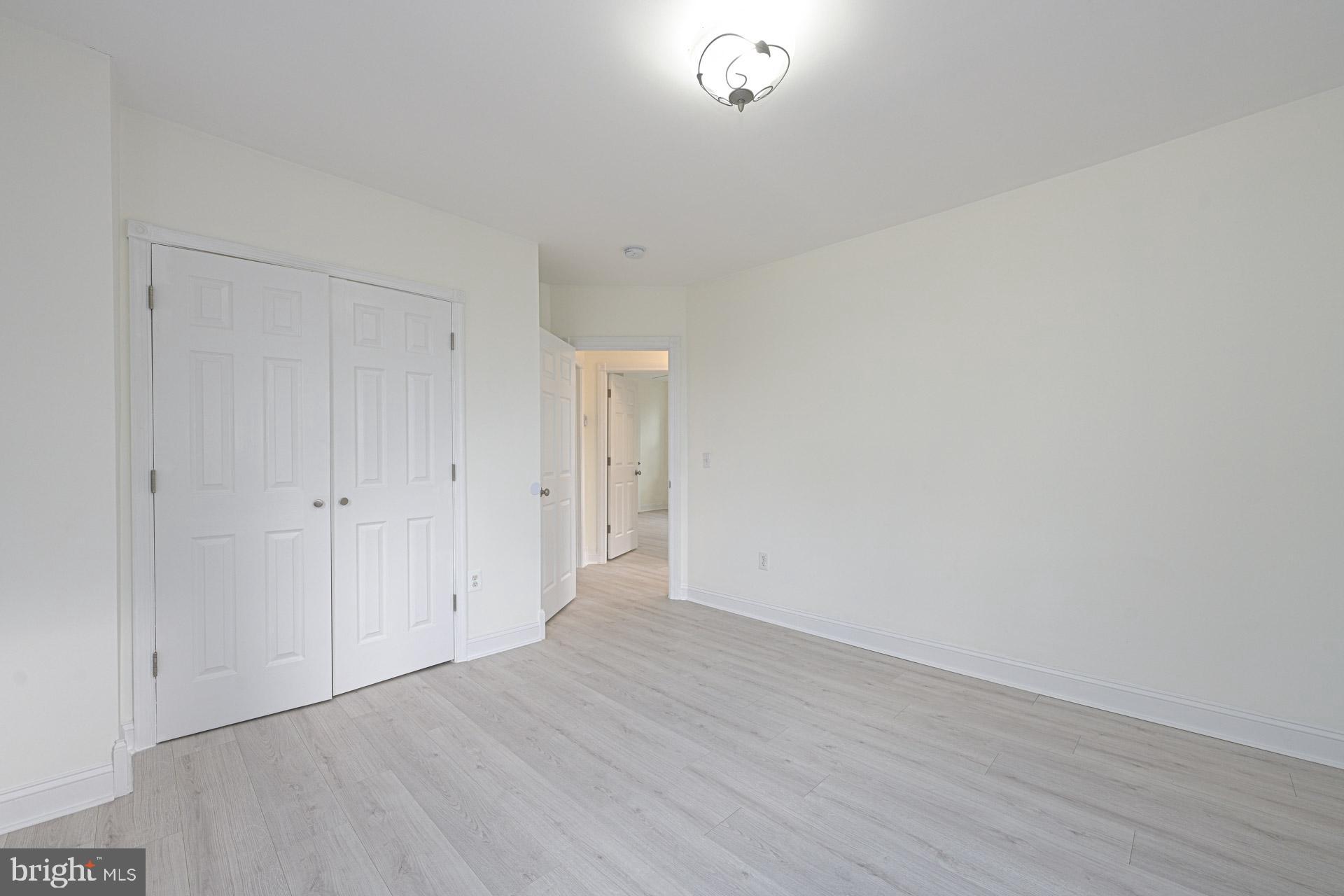 RIVERDALE - Residential