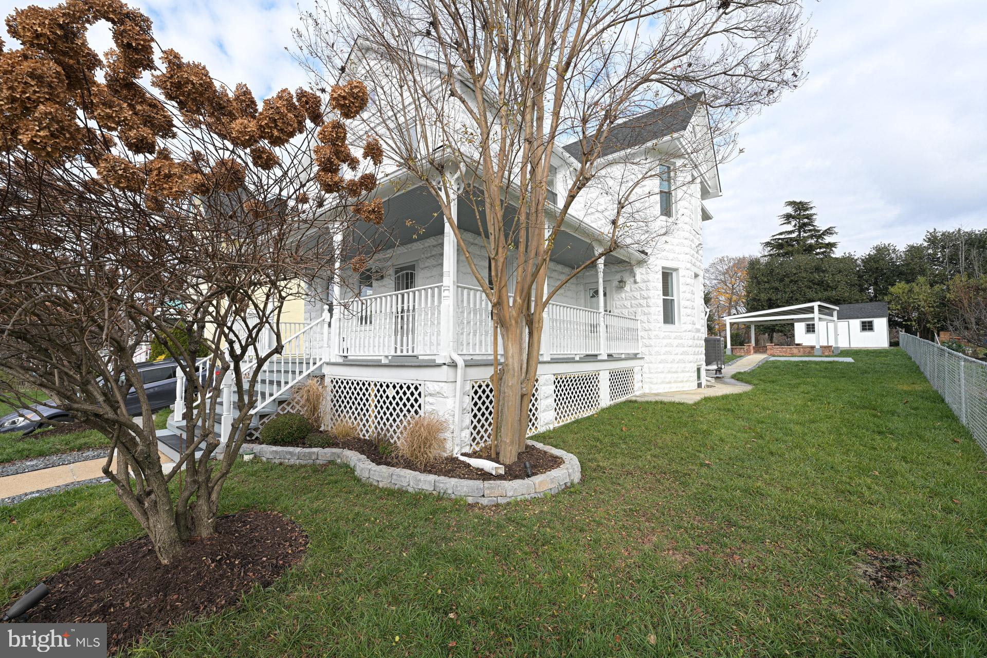 RIVERDALE - Residential