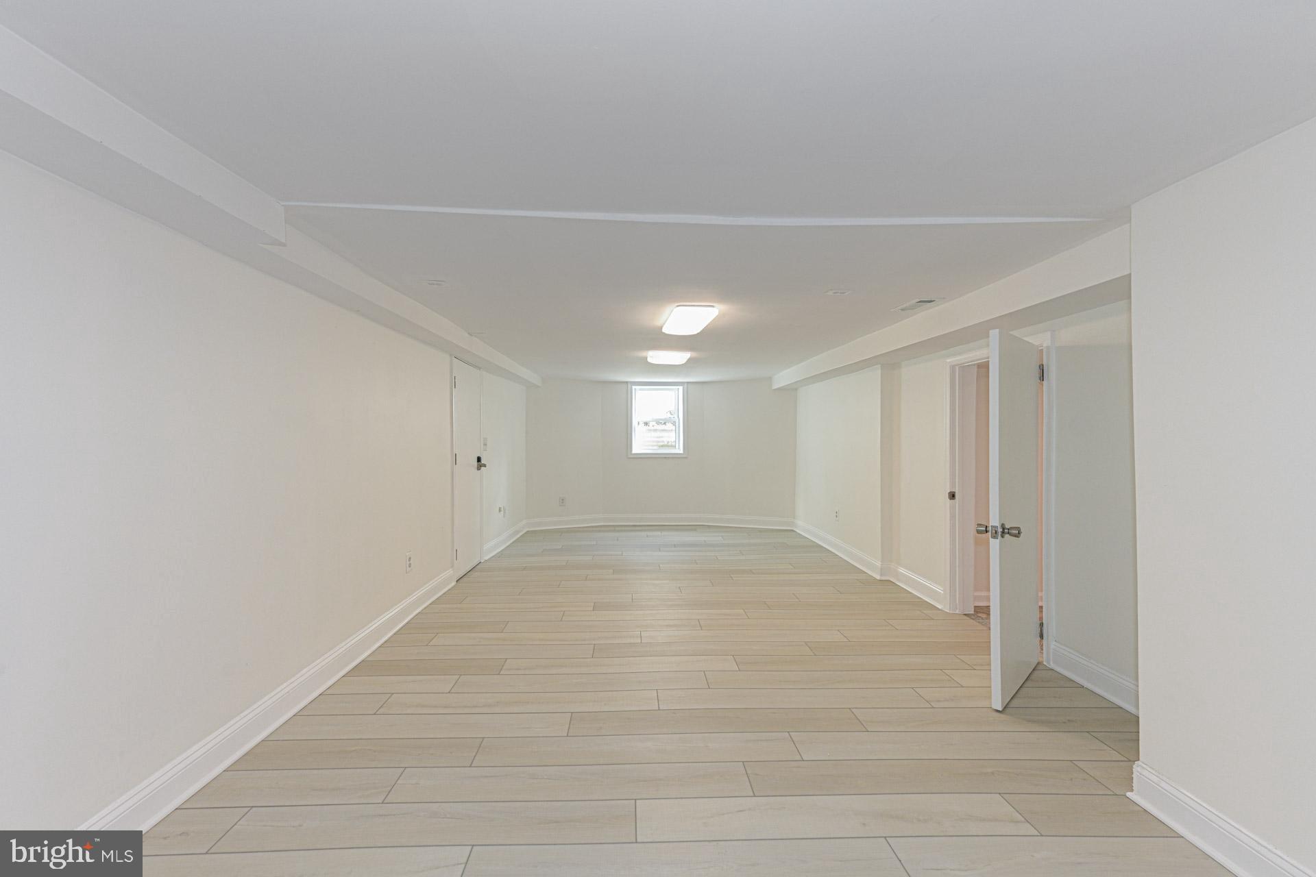 RIVERDALE - Residential