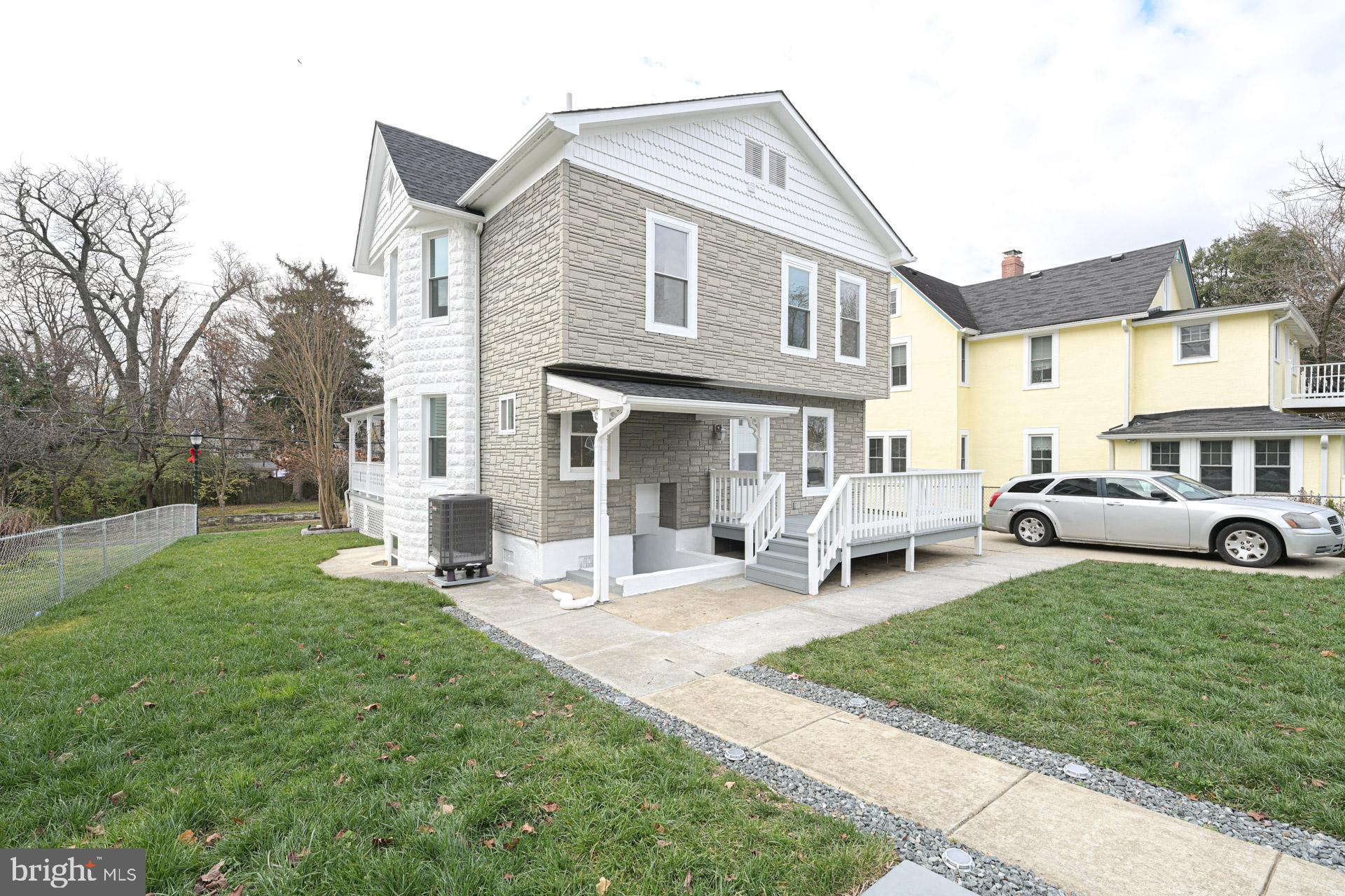 RIVERDALE - Residential