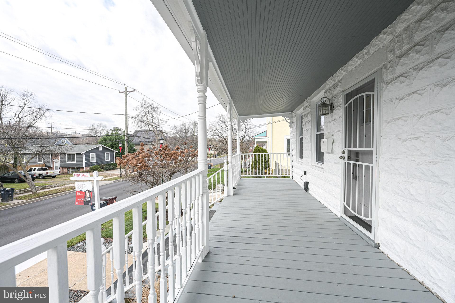 RIVERDALE - Residential