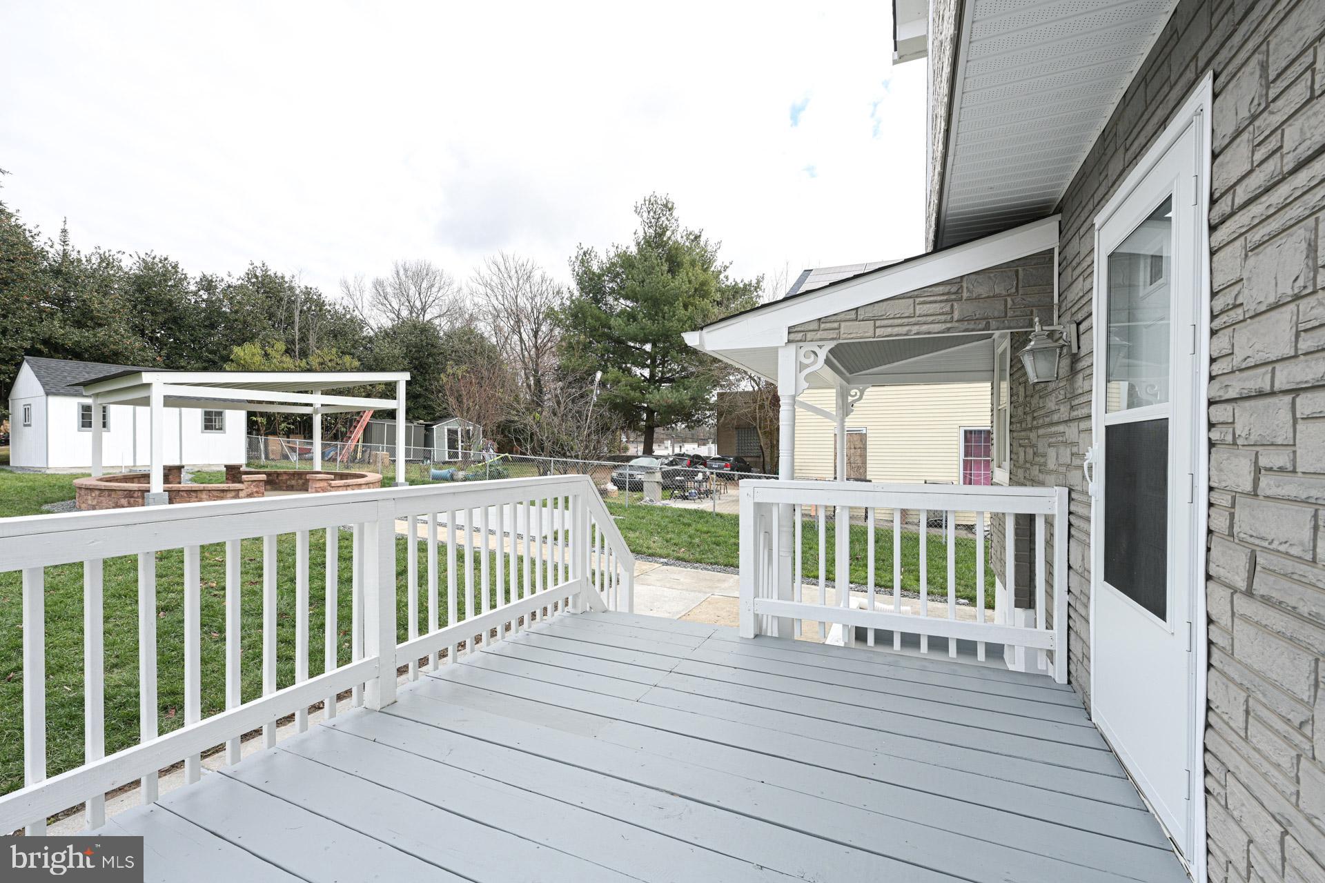 RIVERDALE - Residential