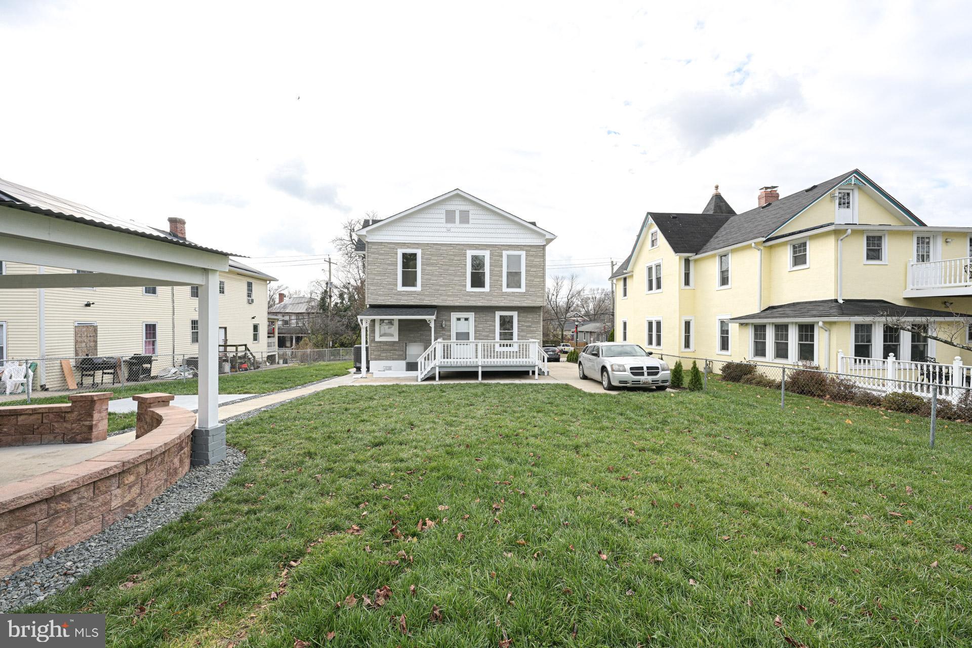 RIVERDALE - Residential