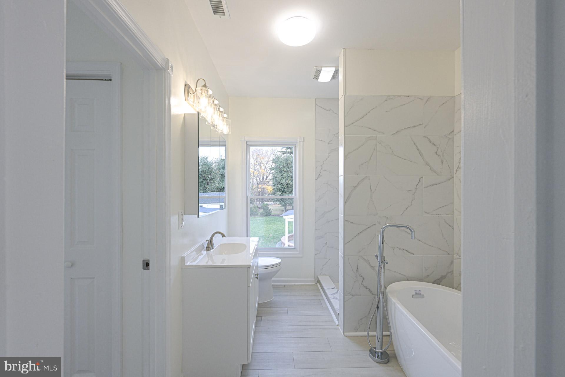 RIVERDALE - Residential