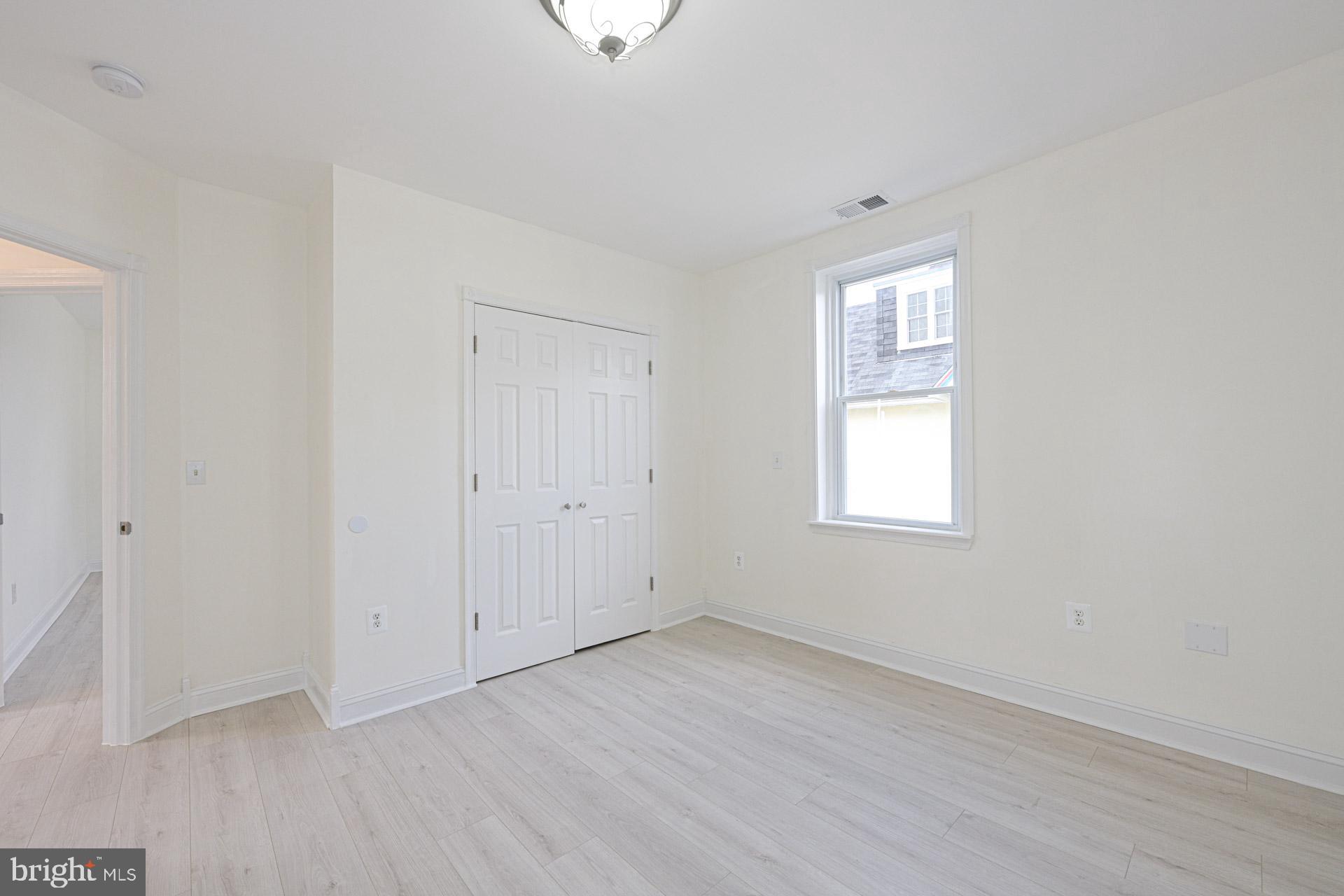 RIVERDALE - Residential