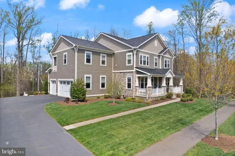 41062 Lyndale Woods Drive, Aldie, VA MLS: VALO2093268