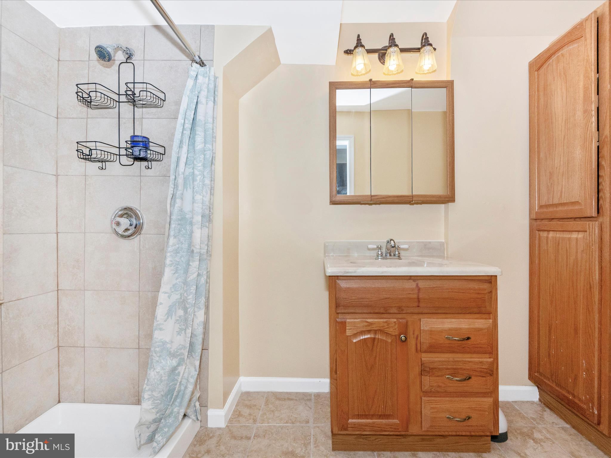 SUMMIT CREEK - Residential Lease