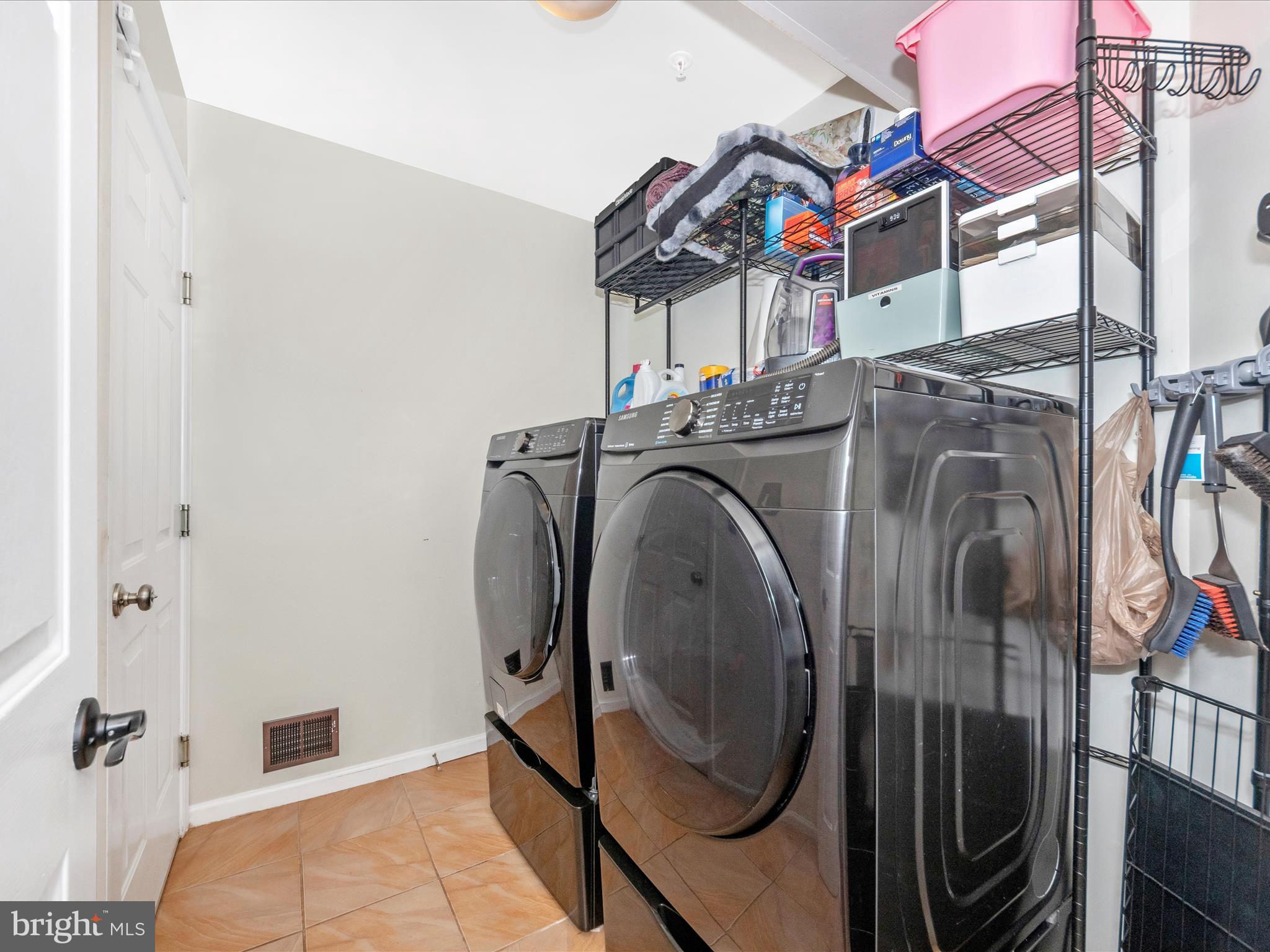 SUMMIT CREEK - Residential Lease