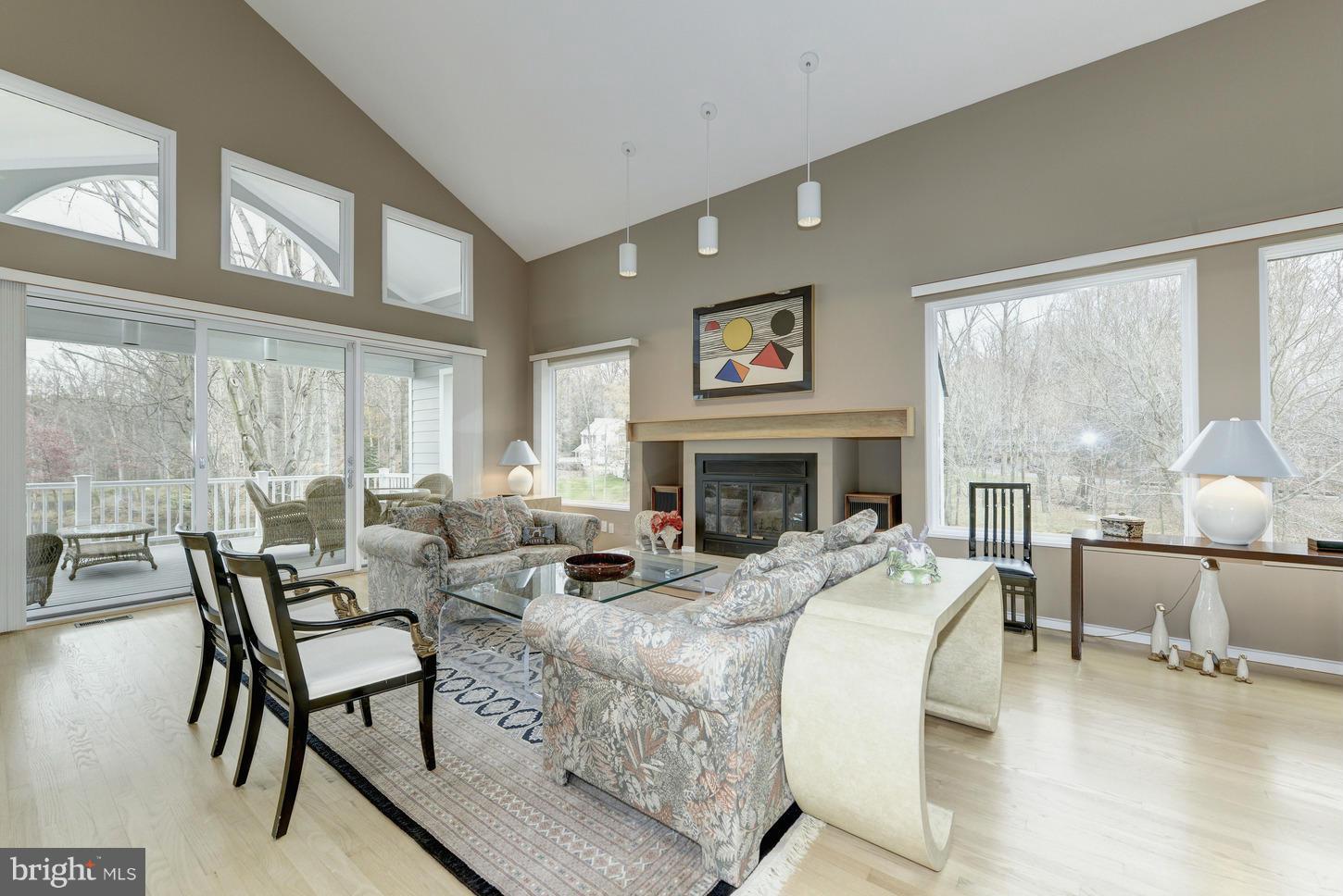 LAKE WINDERMERE - Residential