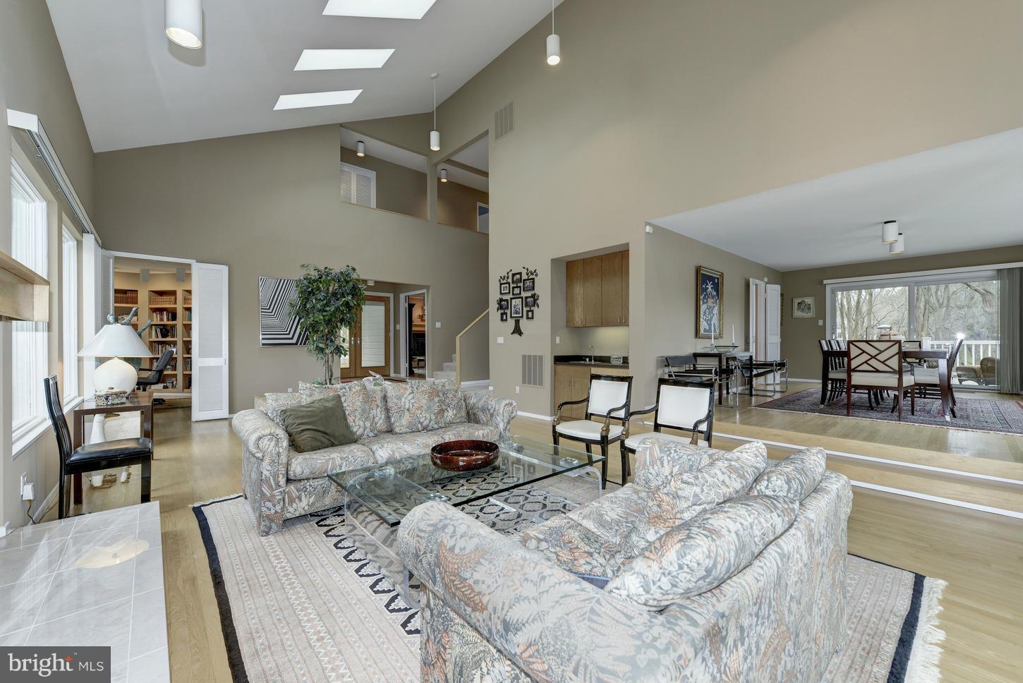 LAKE WINDERMERE - Residential