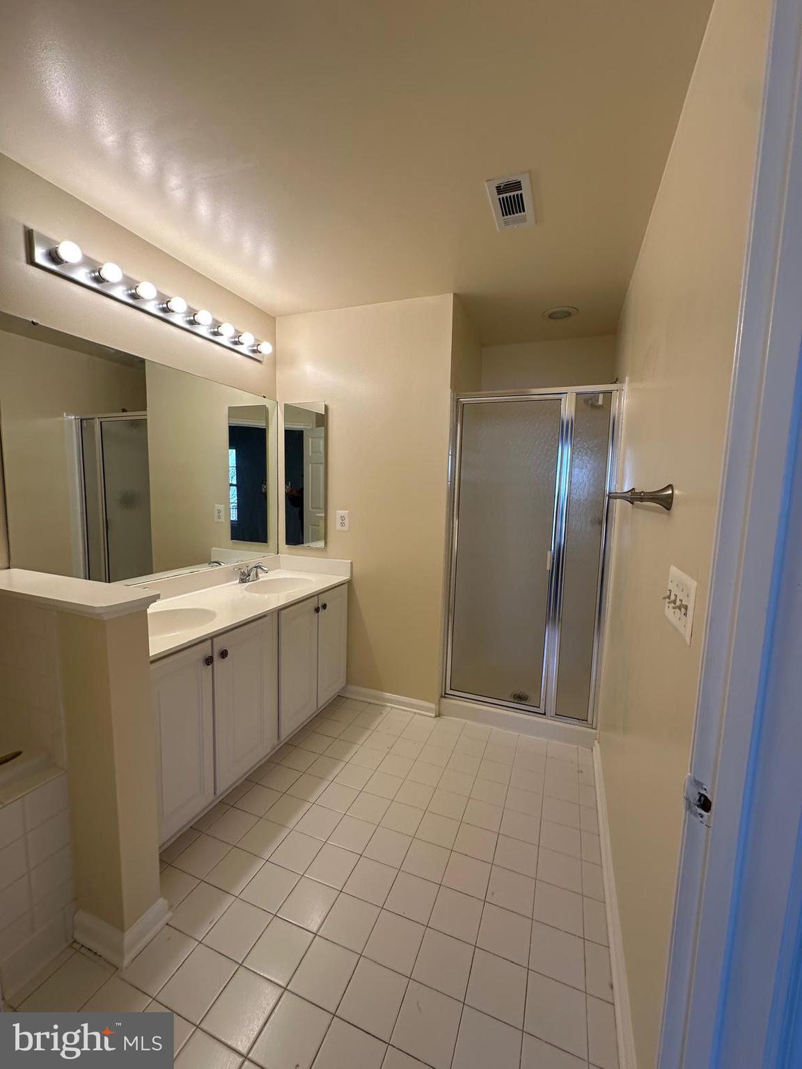 LAUREL CREST - Residential Lease