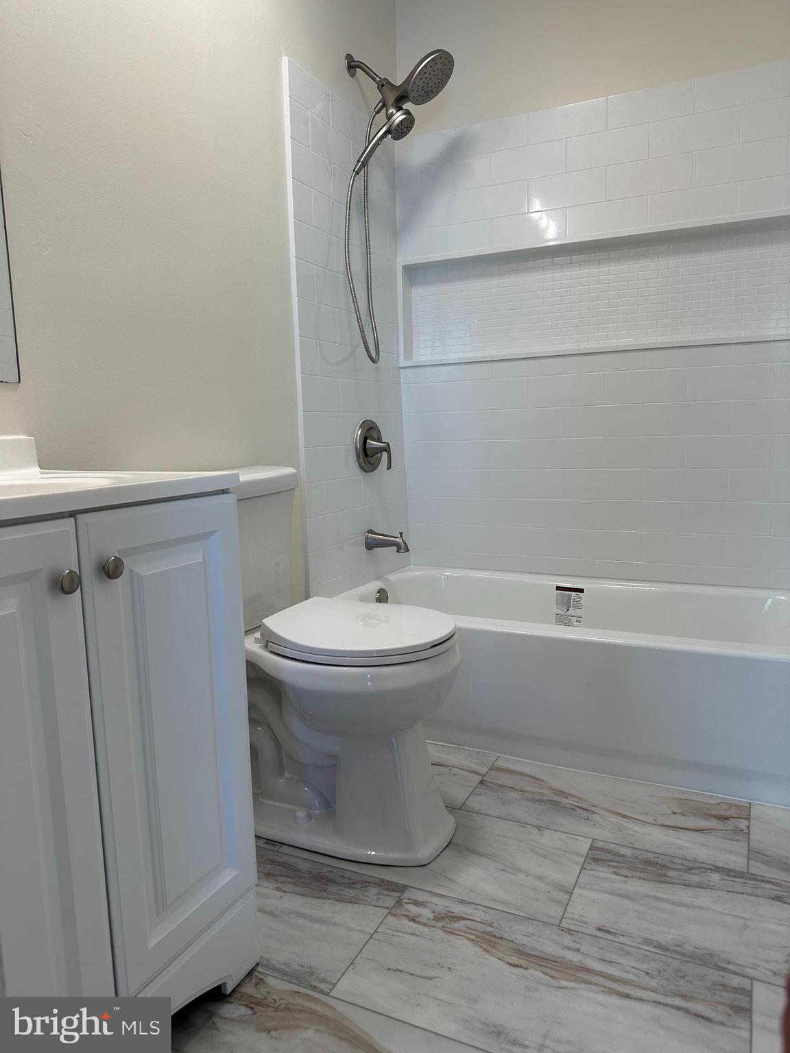 GEORGETOWNE COURT - Residential Lease