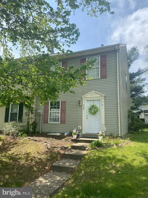 327 Georgetowne Court, Stephens City, VA MLS: VAFV2033808