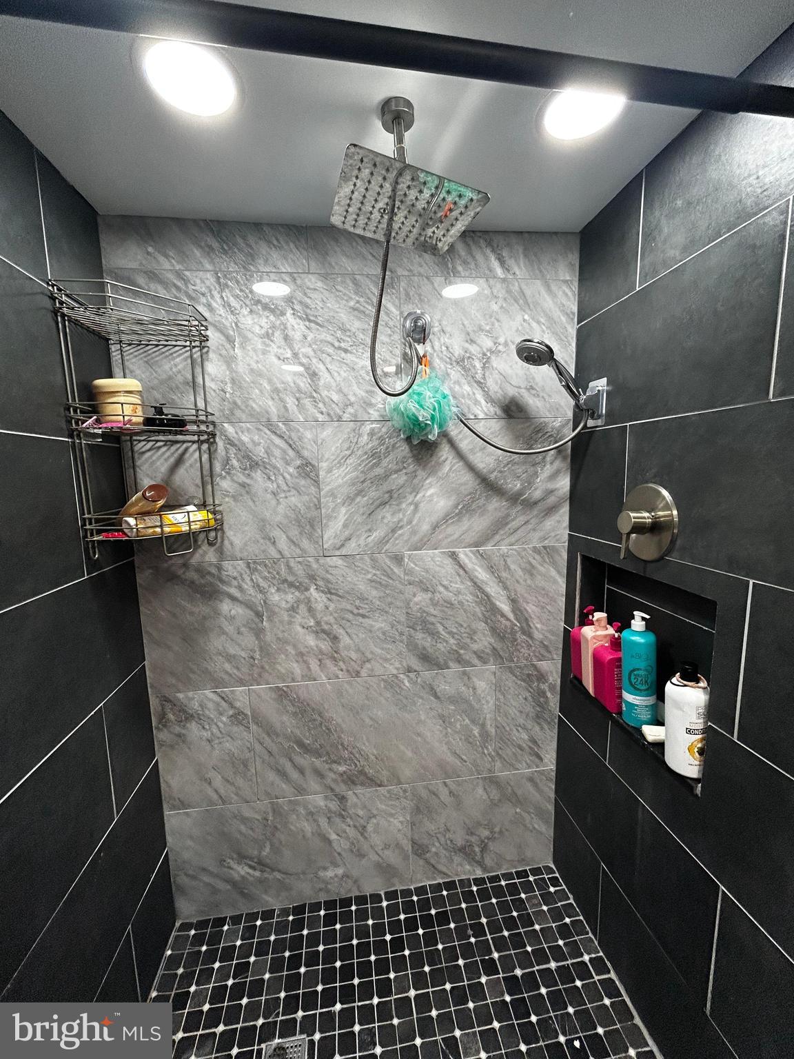 SLEEPY HOLLOW WOODS - Residential