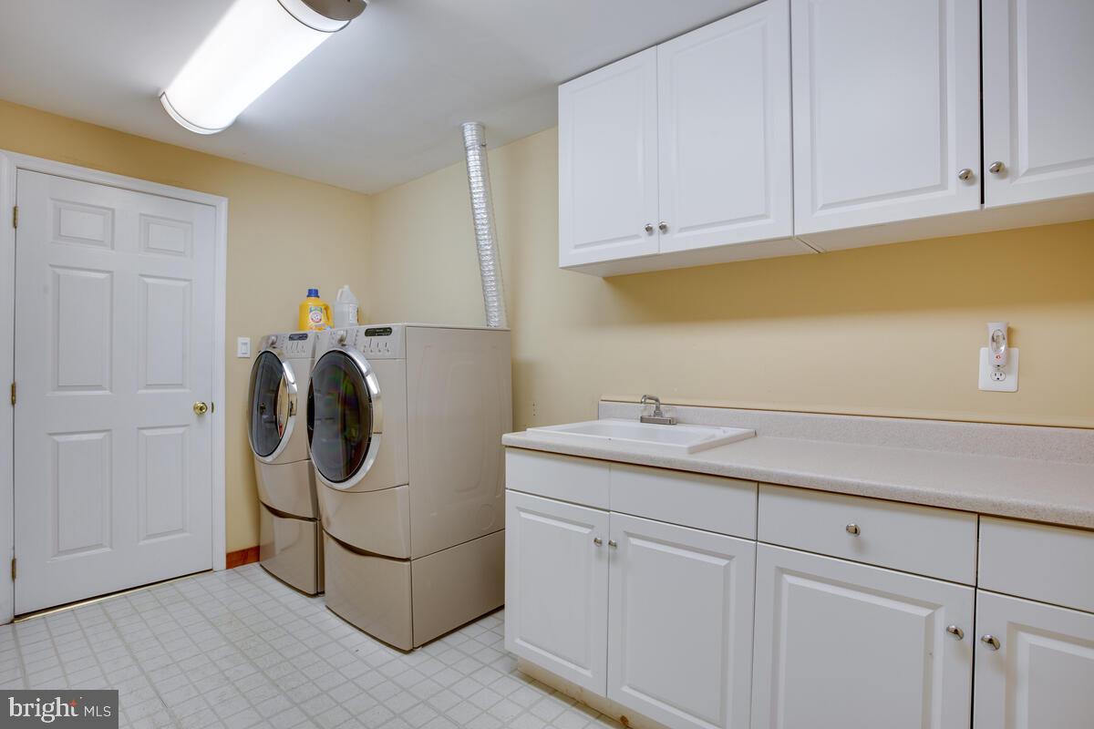 CHANEY MANOR - Residential