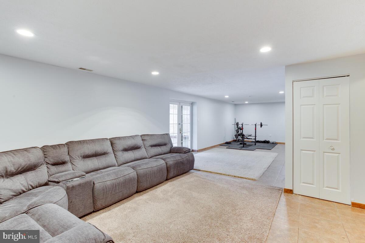 CHANEY MANOR - Residential