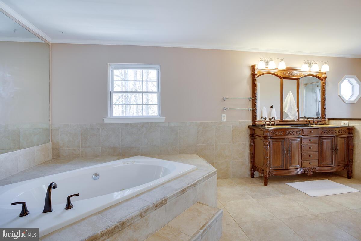 CHANEY MANOR - Residential